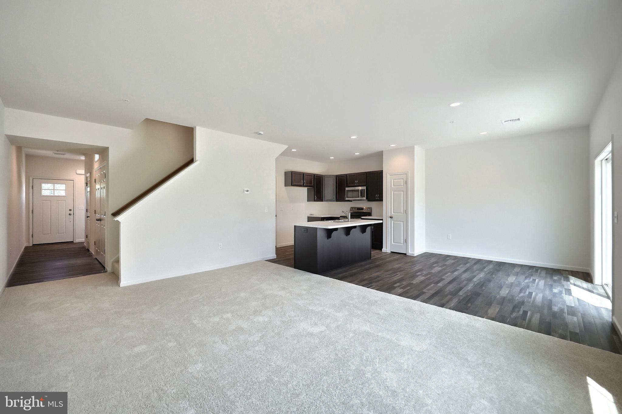 THE TOWNES AT BRIAR CREEK - Residential