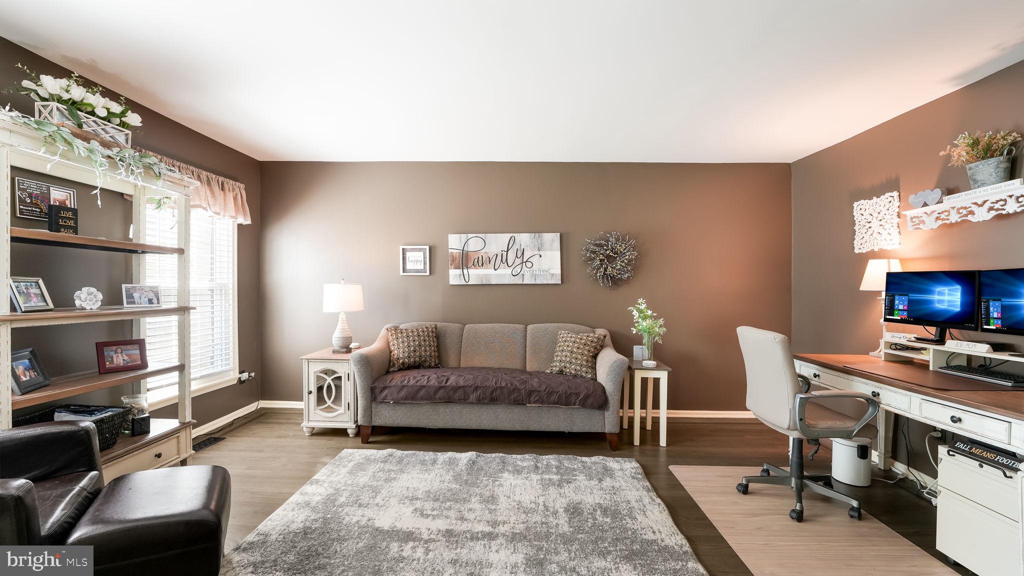 COUNTRY HUNT - Residential
