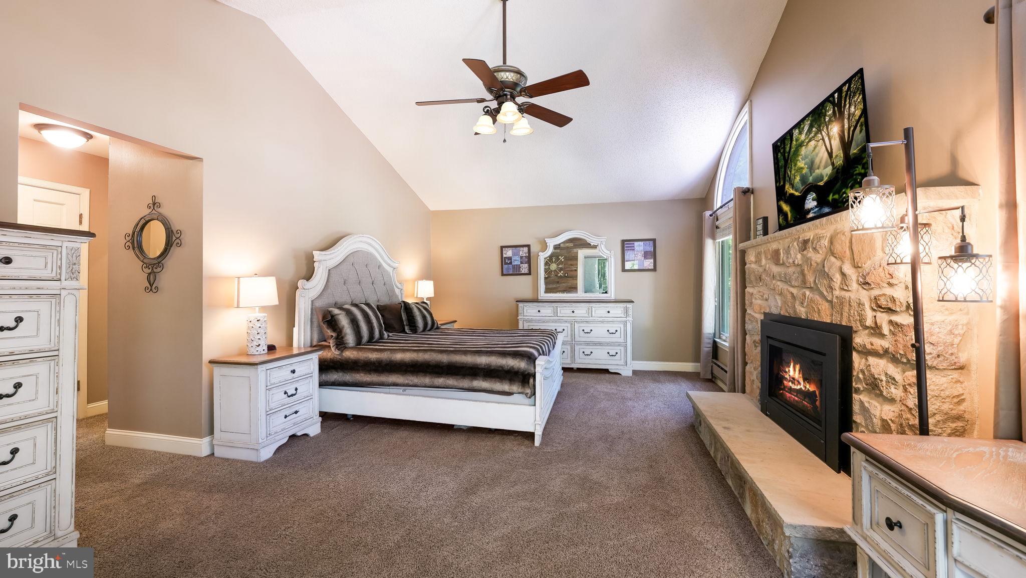 COUNTRY HUNT - Residential