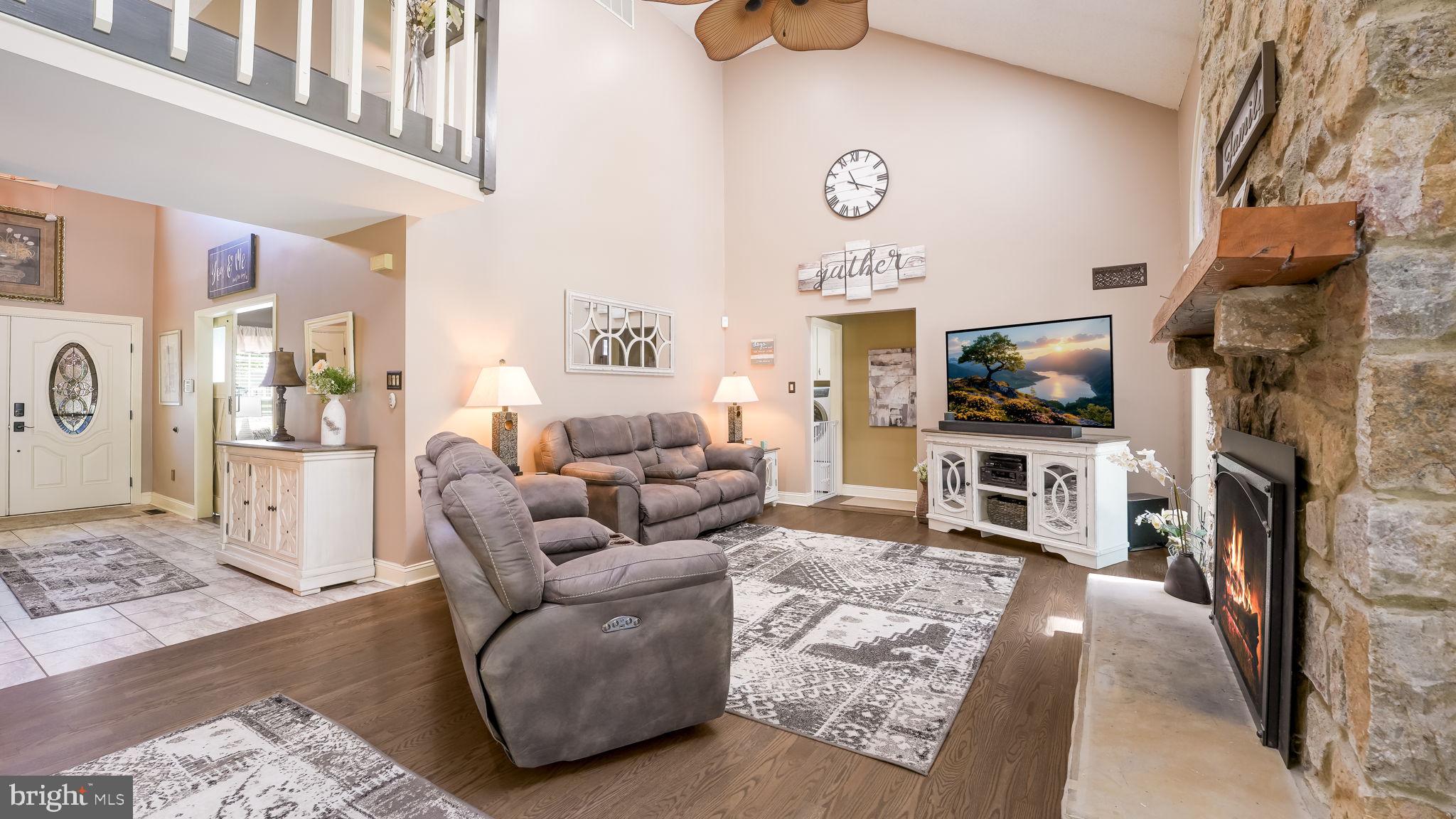 COUNTRY HUNT - Residential