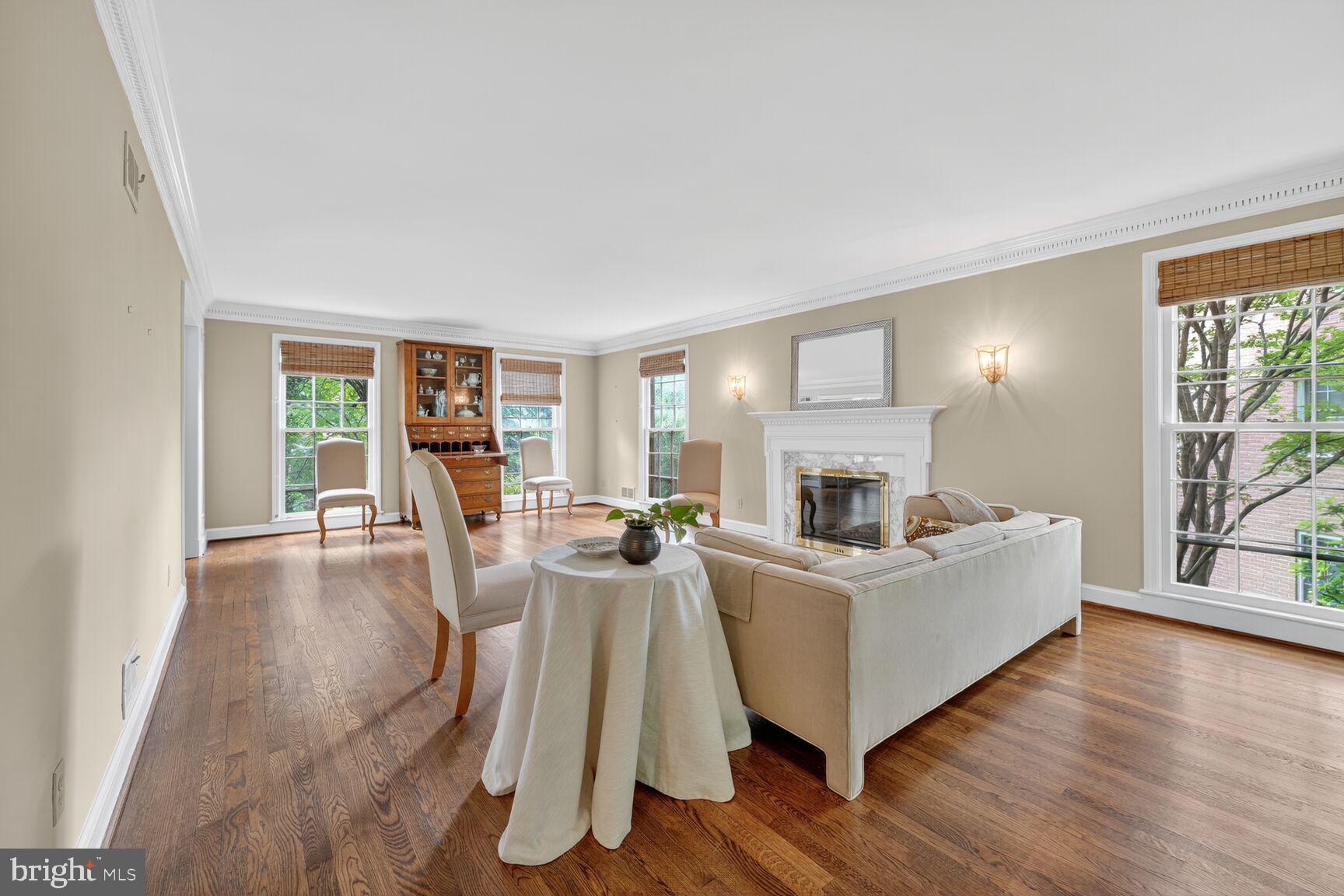 BANNOCKBURN ESTATES - Residential