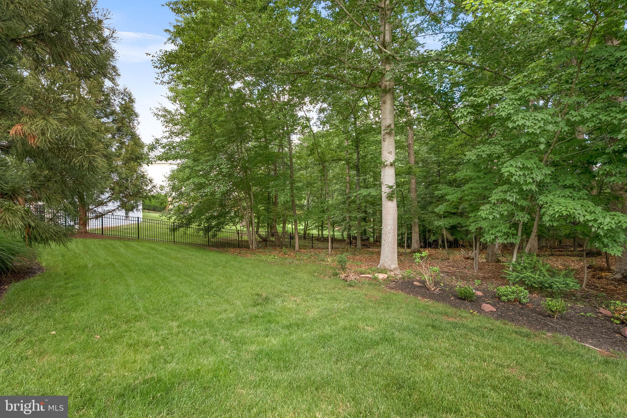 LANSDOWNE ON THE POTOMAC - Residential