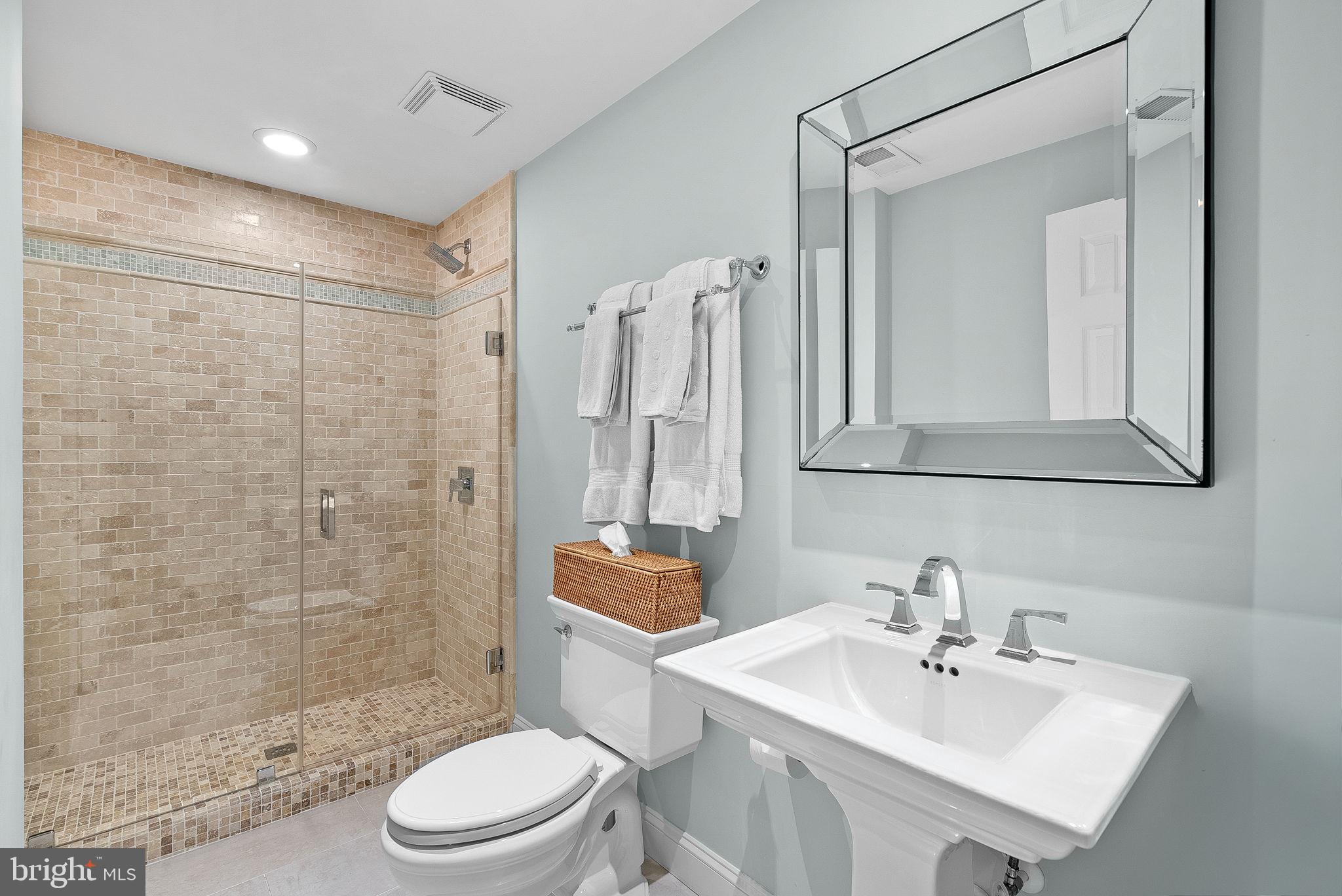 LANSDOWNE ON THE POTOMAC - Residential