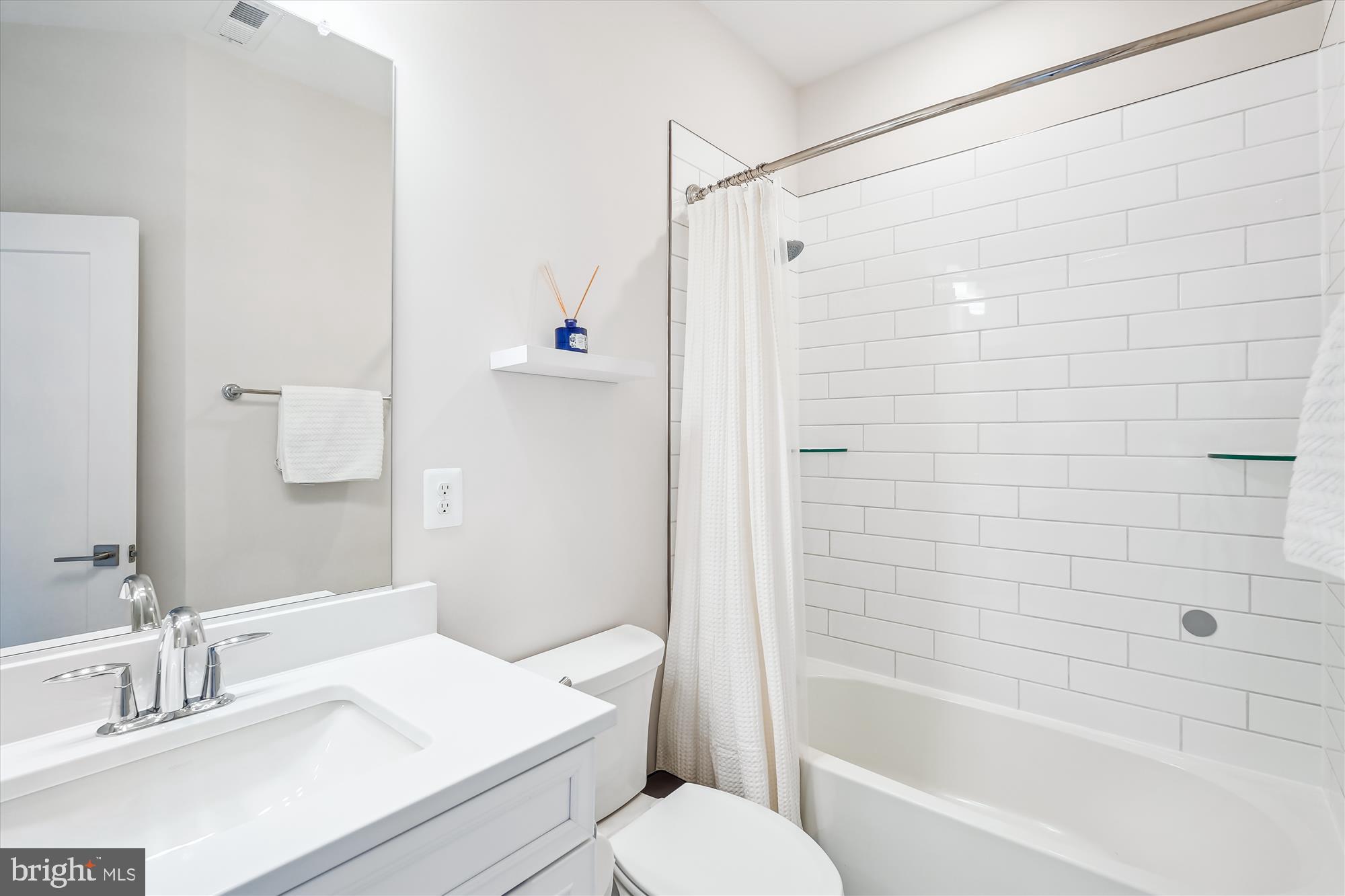 DOWNTOWN BRAMBLETON - Residential Lease