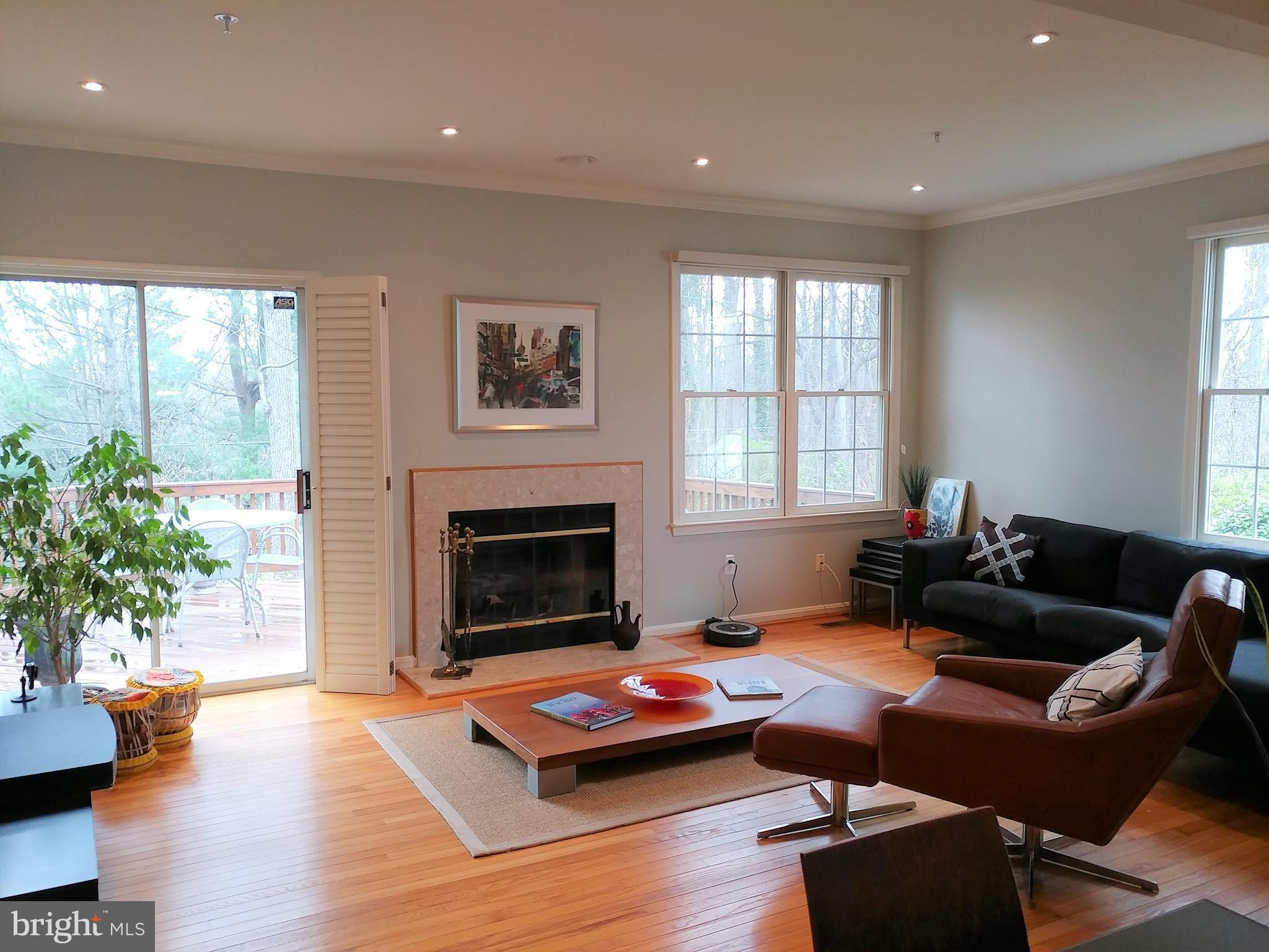 WHITLEY PARK CONDOMINIUM - Residential Lease