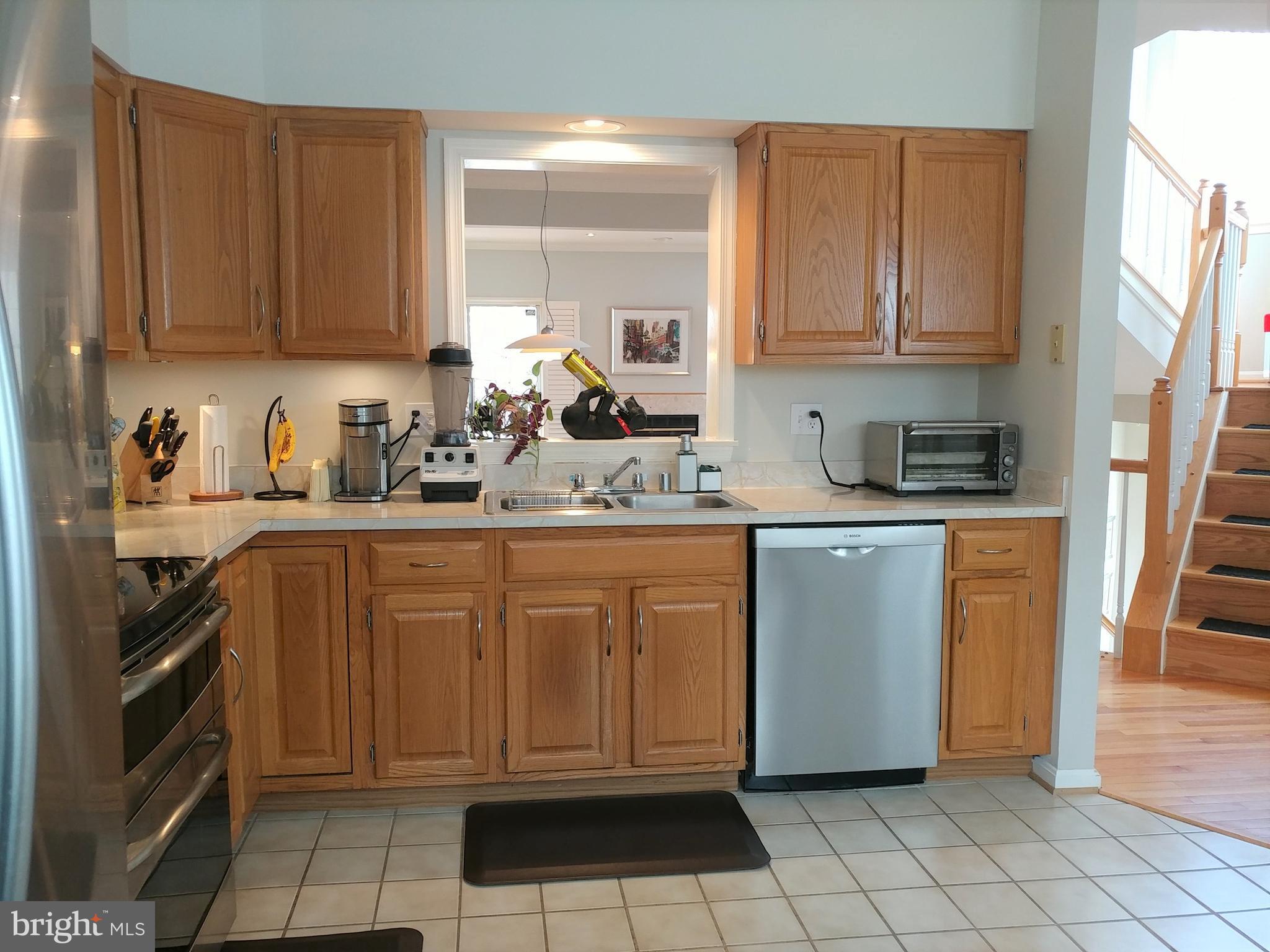 WHITLEY PARK CONDOMINIUM - Residential Lease