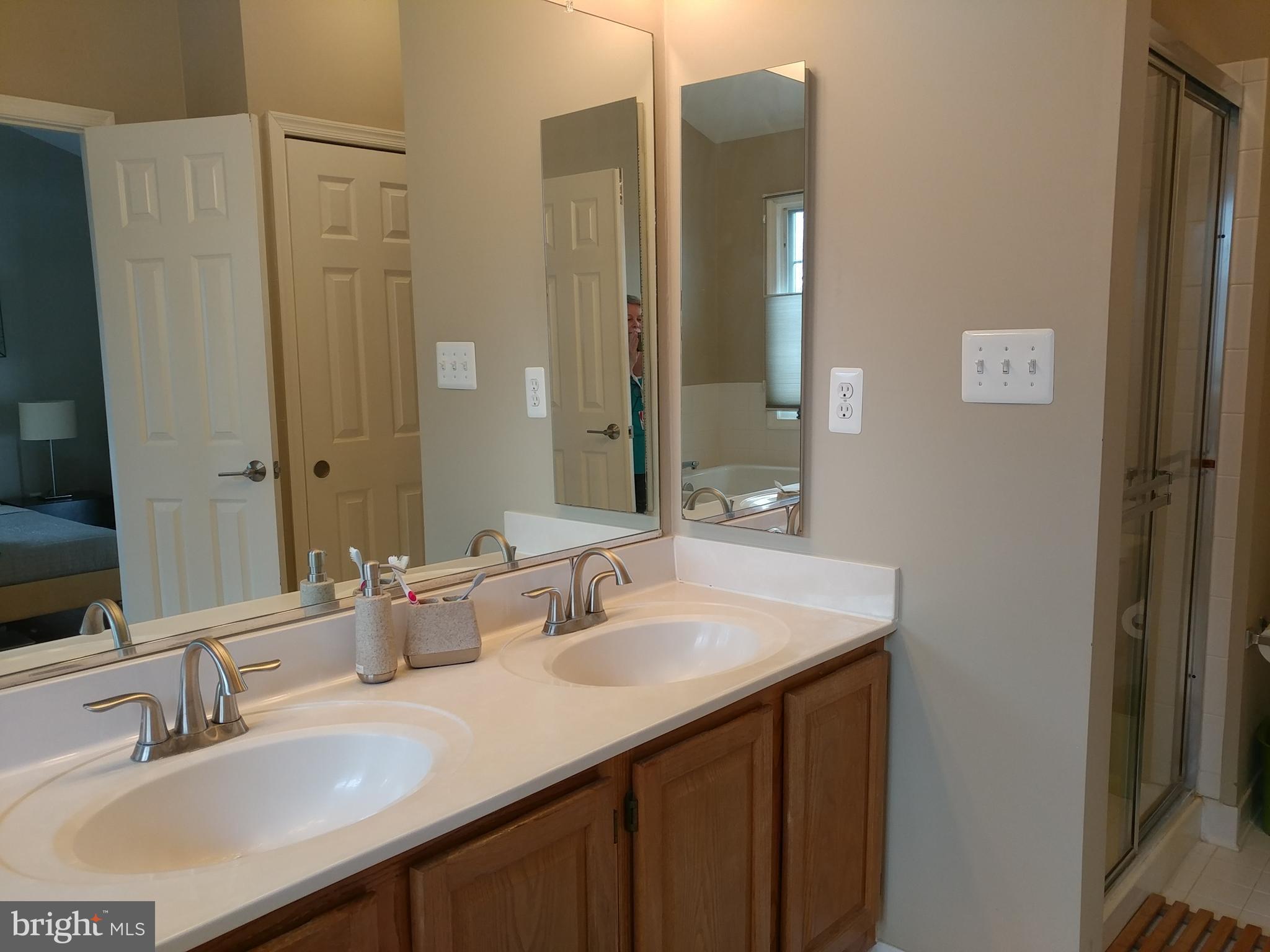 WHITLEY PARK CONDOMINIUM - Residential Lease