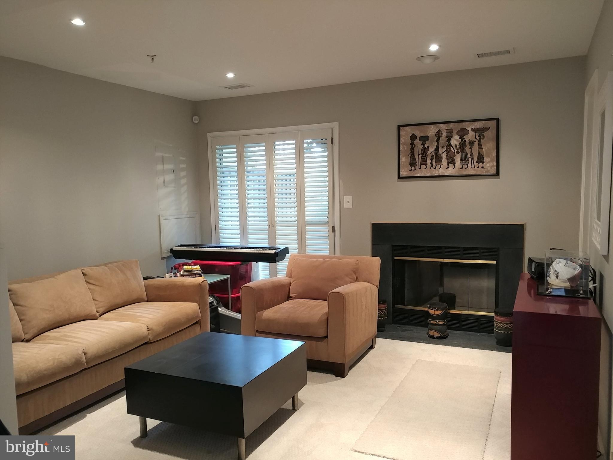 WHITLEY PARK CONDOMINIUM - Residential Lease