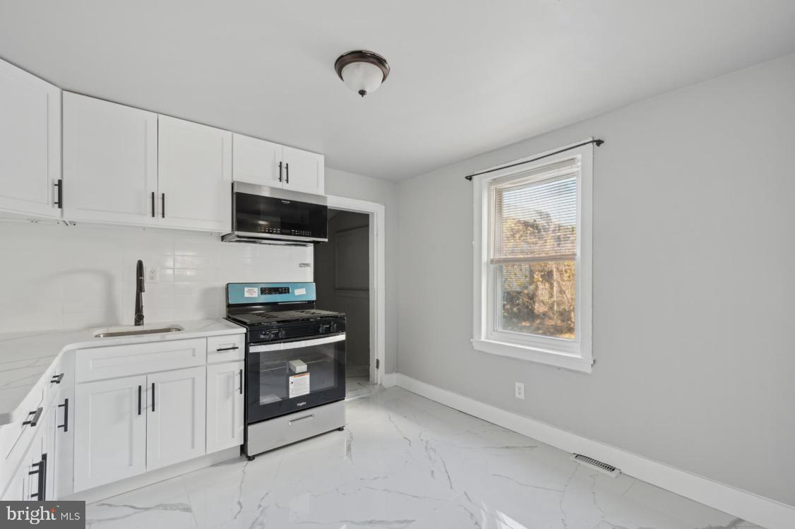 CARROLL PARK - Residential Lease