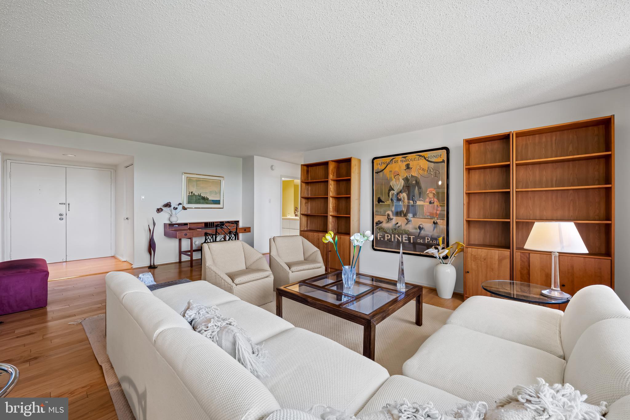 WINTHROP HOUSE - Residential