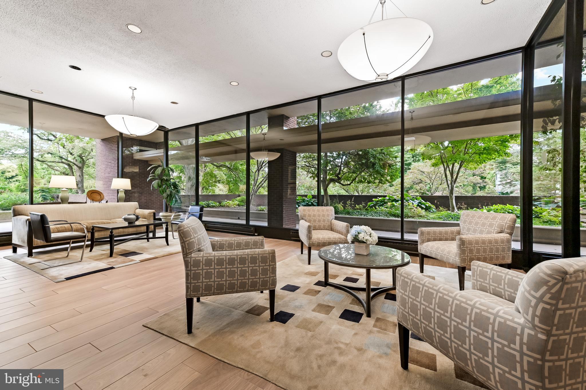 WINTHROP HOUSE - Residential