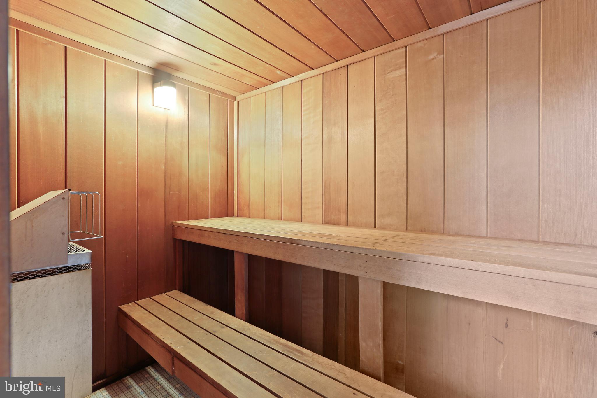 WINTHROP HOUSE - Residential
