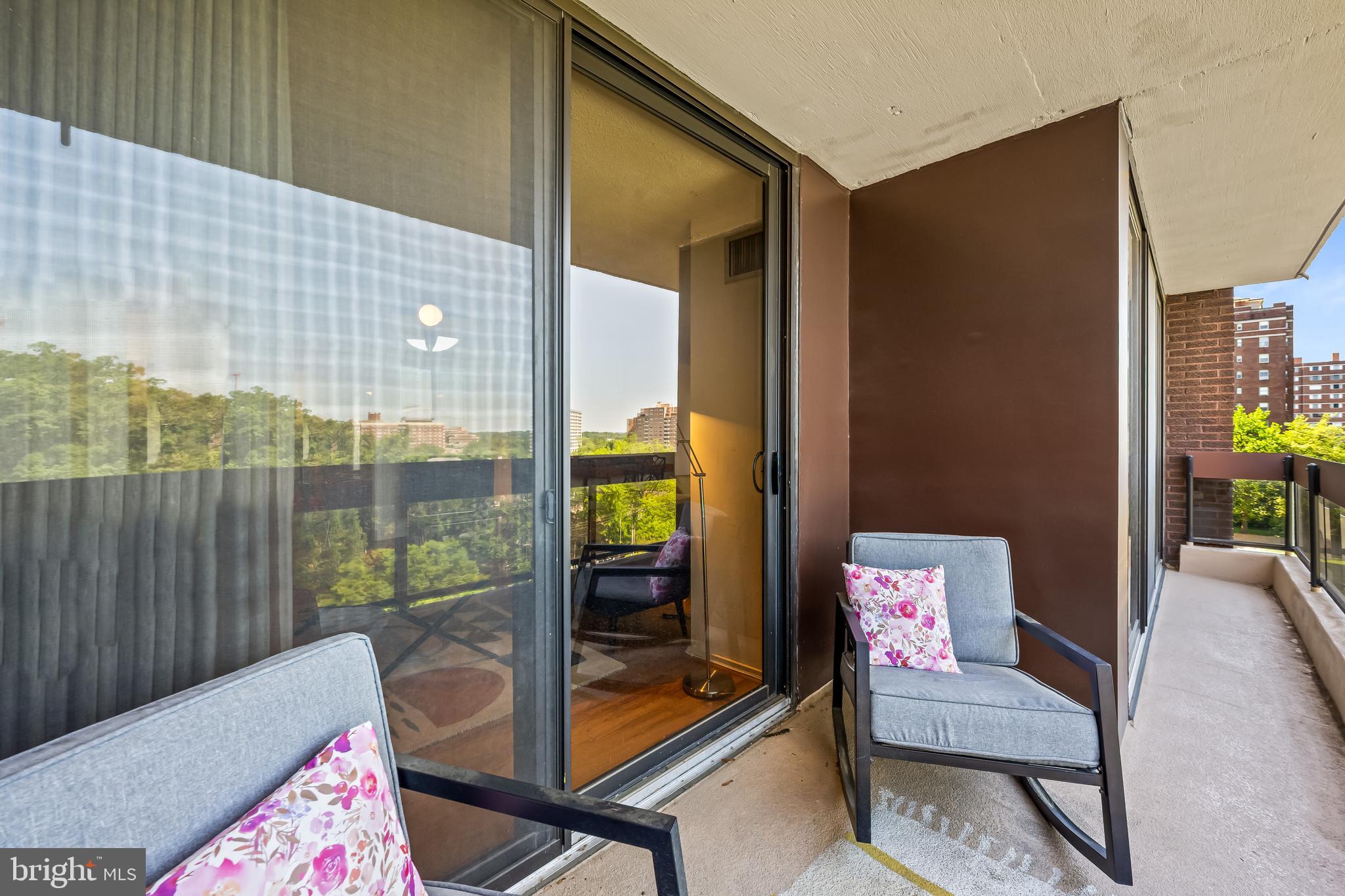 WINTHROP HOUSE - Residential