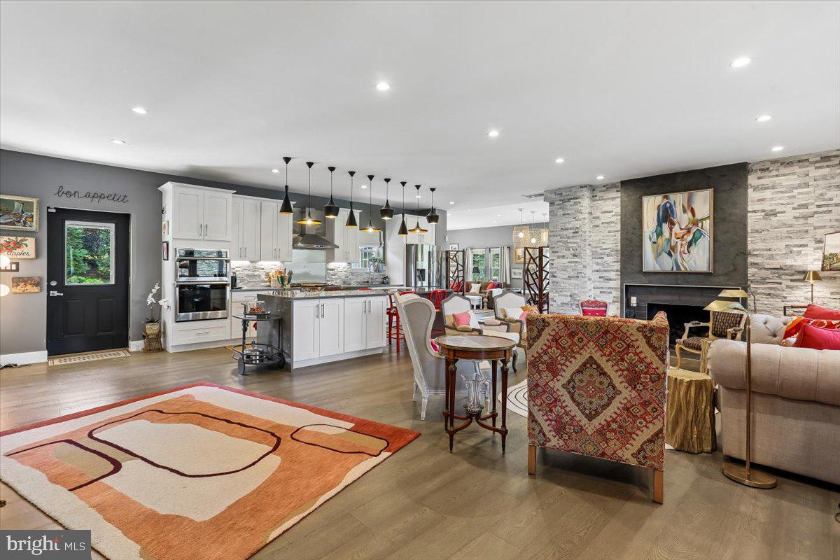 MAPLEWOOD MANOR - Residential