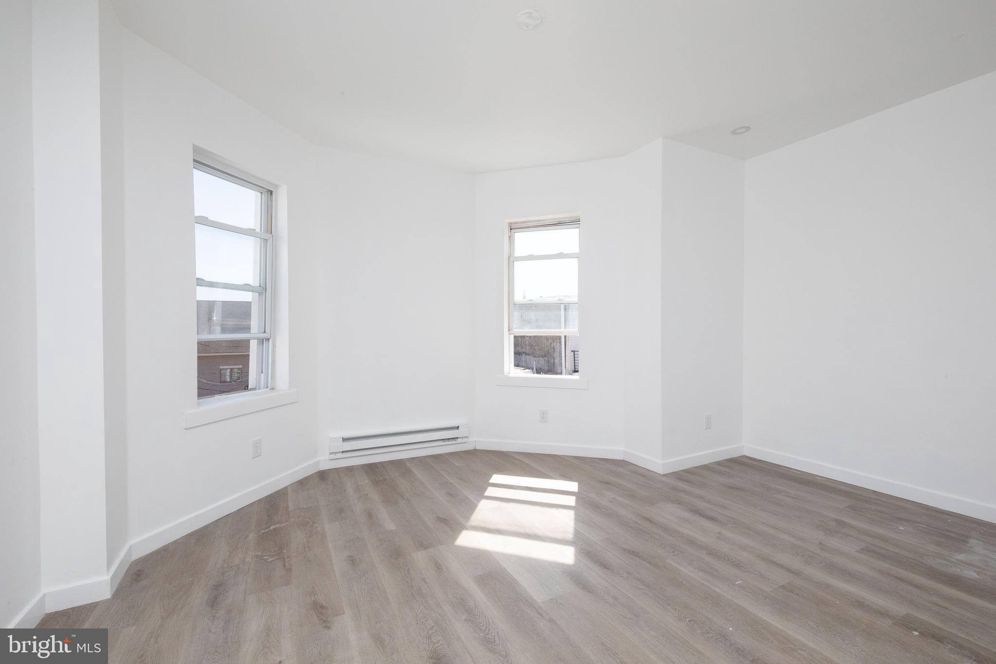 STRAWBERRY MANSION - Residential Income