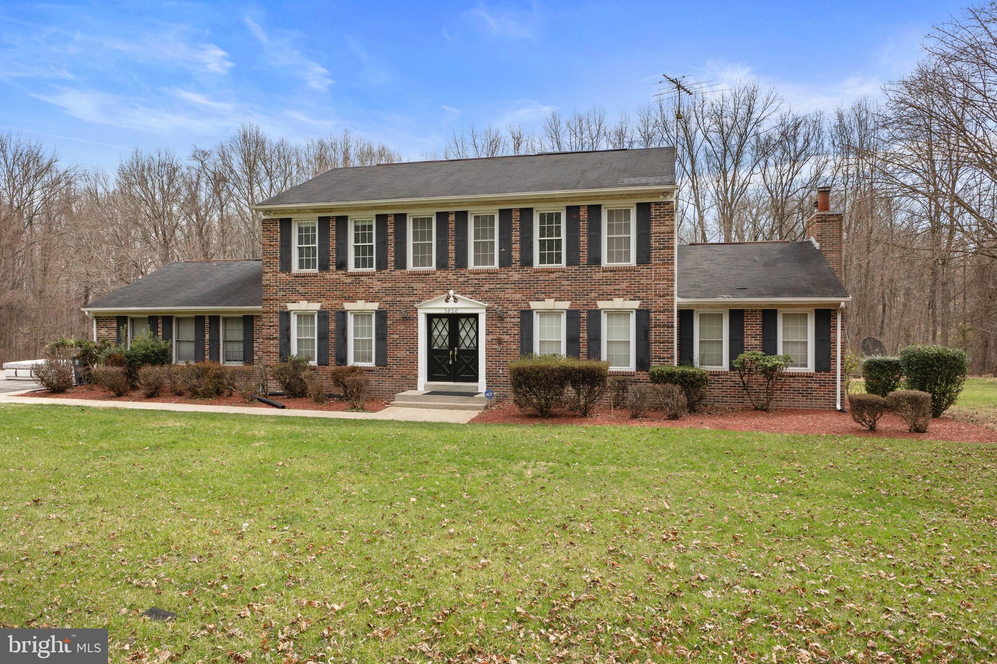 Nestled in the prestigious Federal Springs Estates, this massive sized home offers the perfect blend of space, privacy, and potential—all situated on over 2 acres of land.
From the moment you arrive, you’ll be wowed by the elongated double driveway, capable of holding up to 20 vehicles—ideal for large gatherings, car enthusiasts, or multigenerational living. Need even more? The home includes a main-level 2-car garage plus a lower-level garage that fits 2 additional vehicles.
Inside, the home has been freshly painted and is in good condition, with plenty of space and charm, although some areas may feel slightly dated. The property also includes a pool, adding to the home’s entertainment potential. Both the home and pool are being sold As-Is.