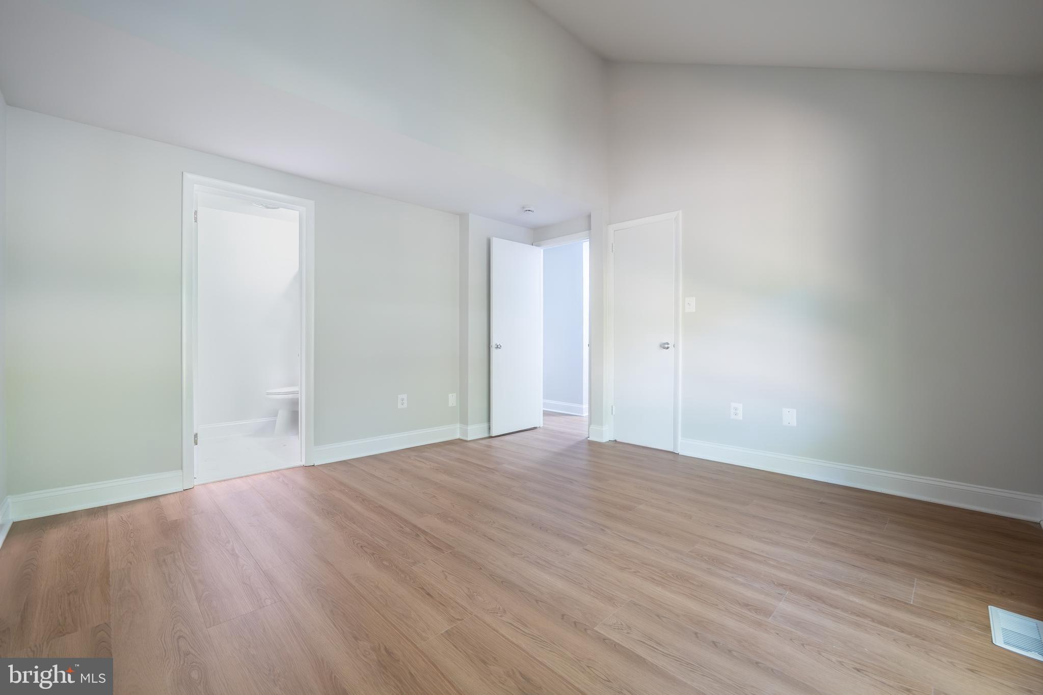 RESTON - Residential