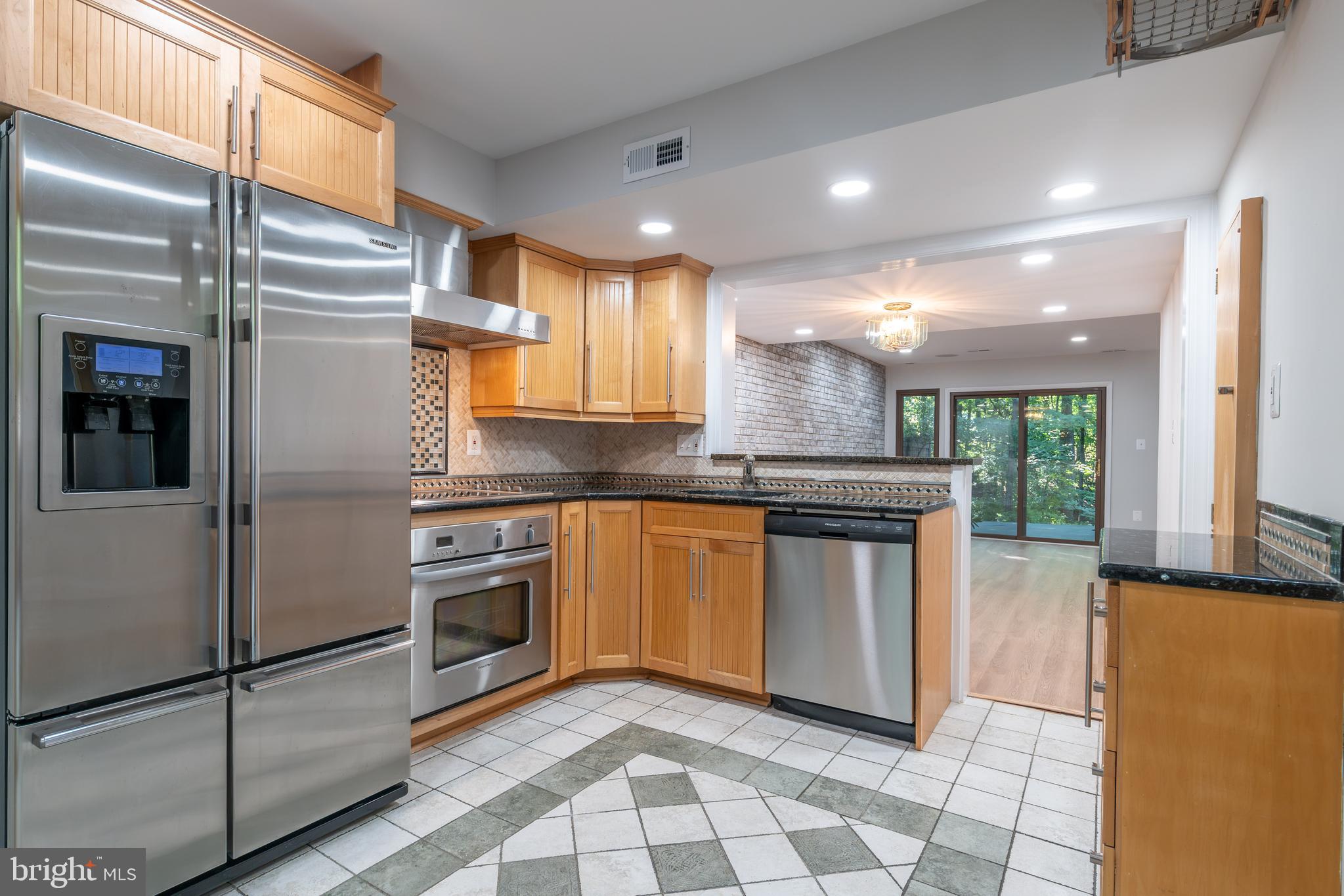 RESTON - Residential