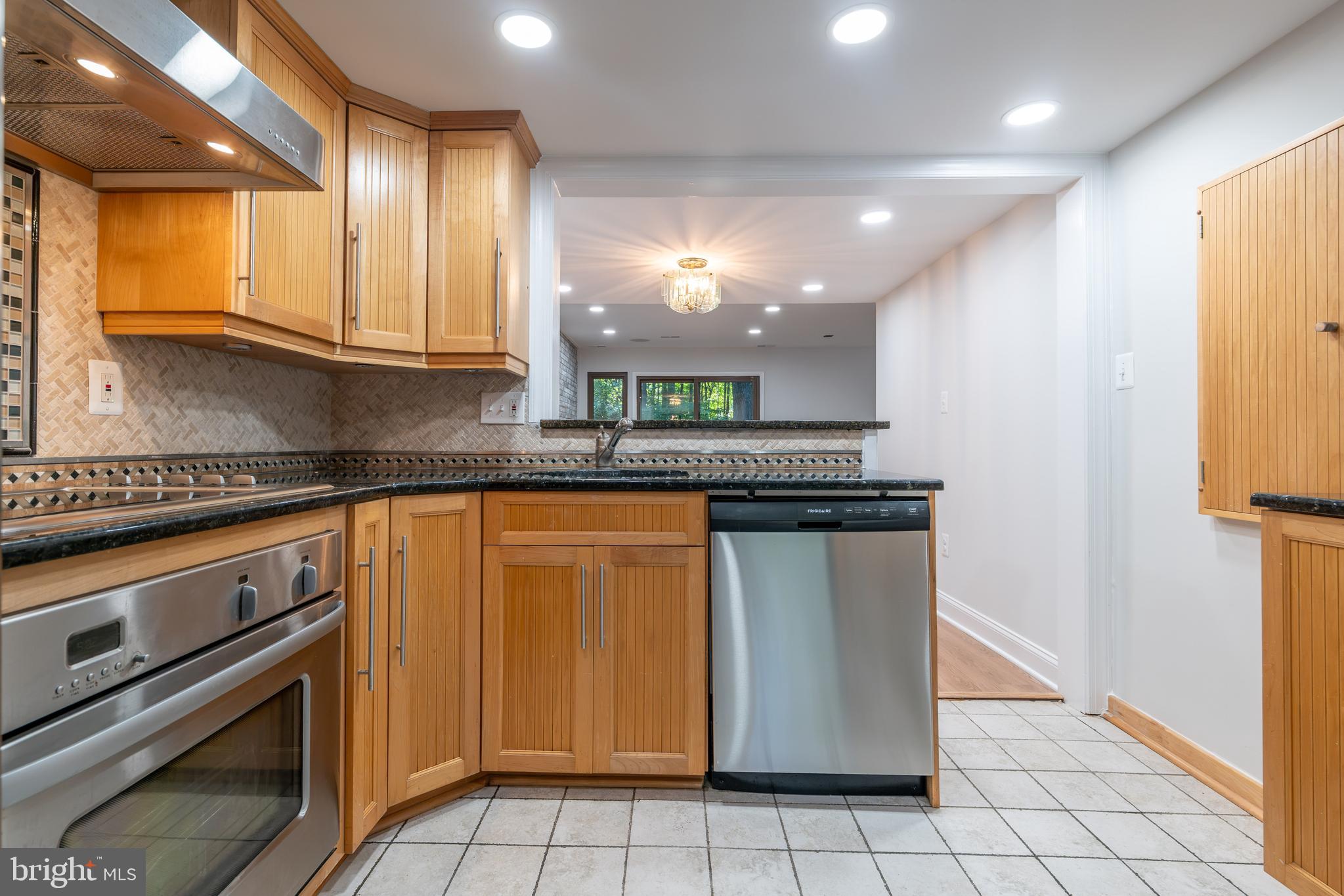 RESTON - Residential