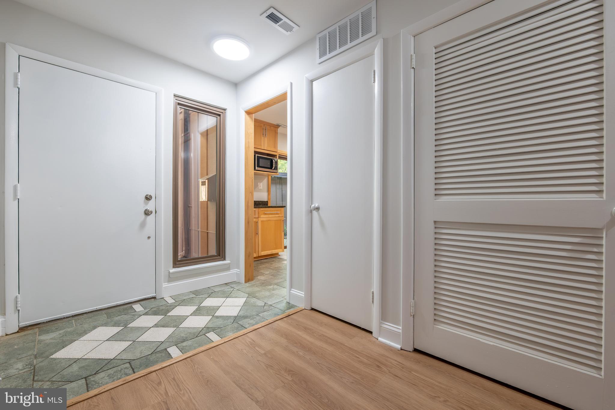 RESTON - Residential
