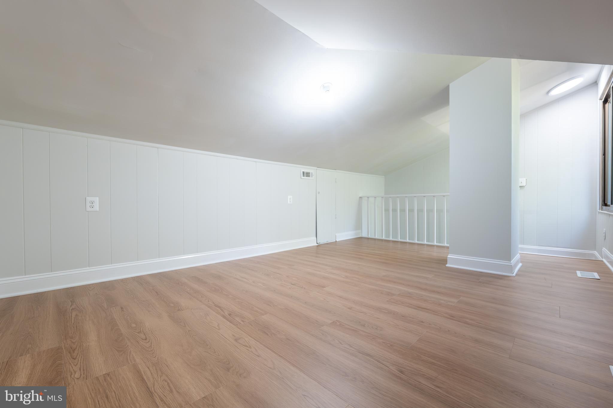 RESTON - Residential