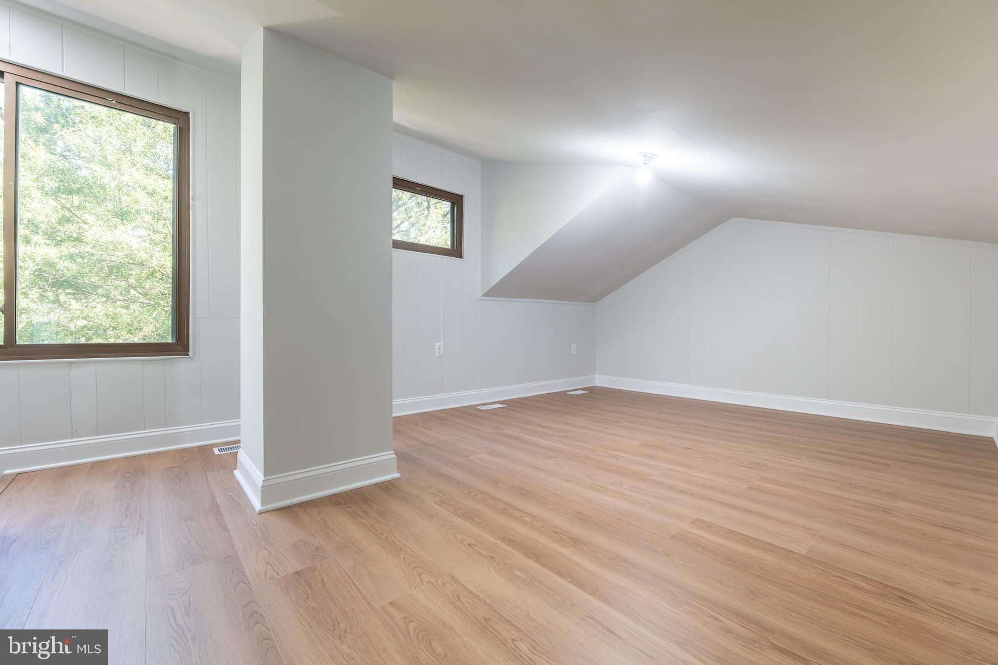 RESTON - Residential