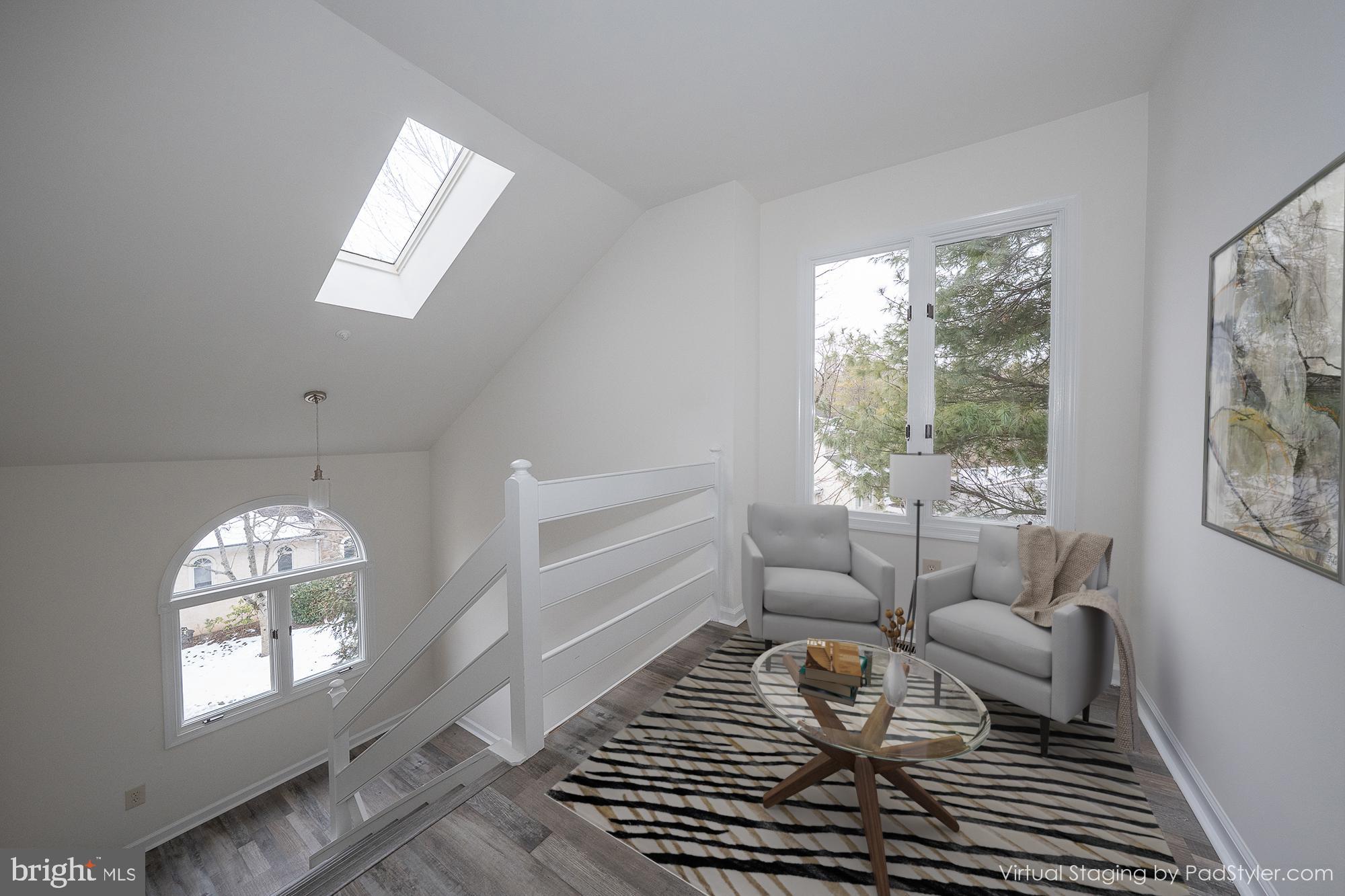 EARLES LAKE - Residential