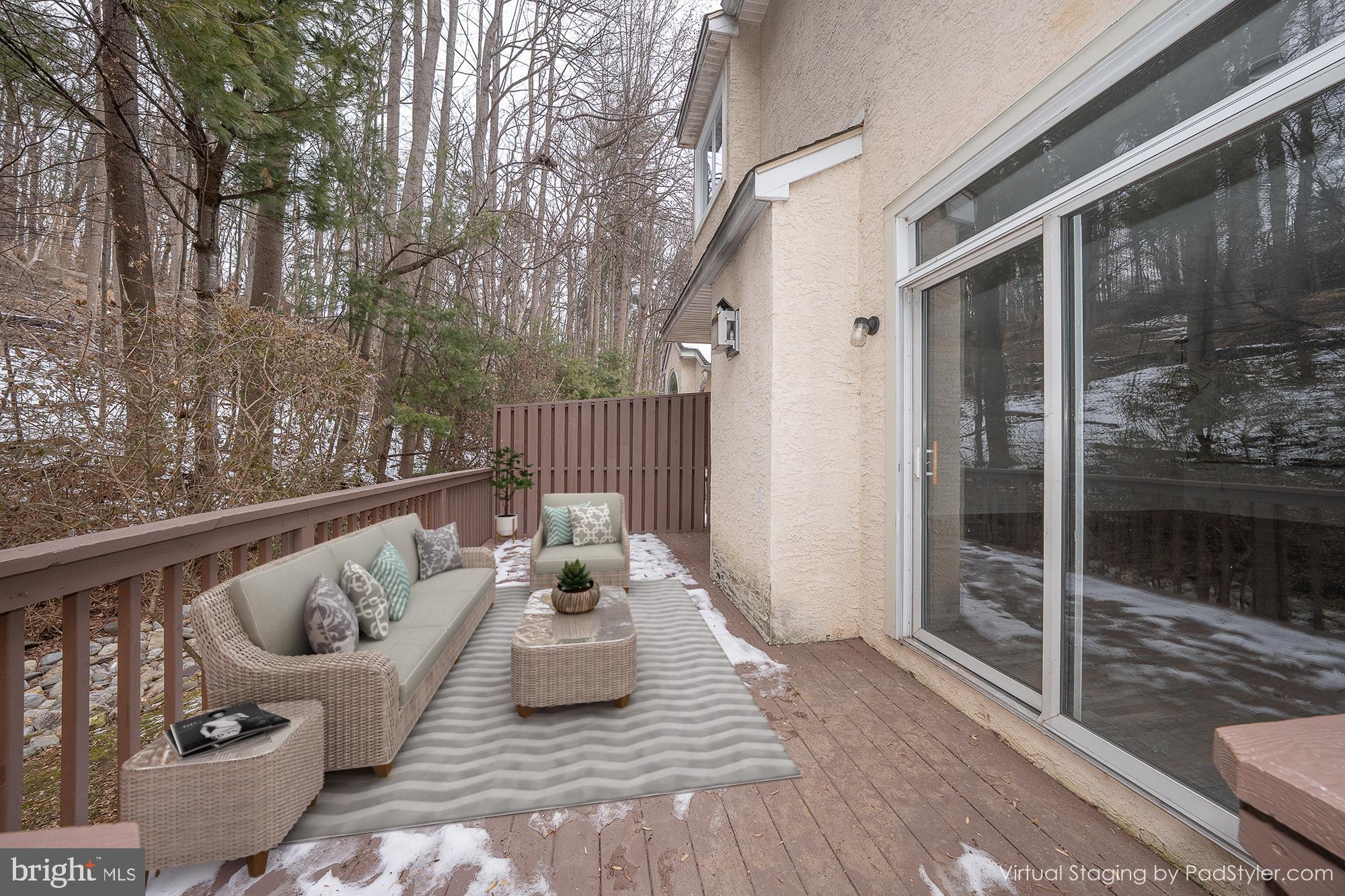 EARLES LAKE - Residential