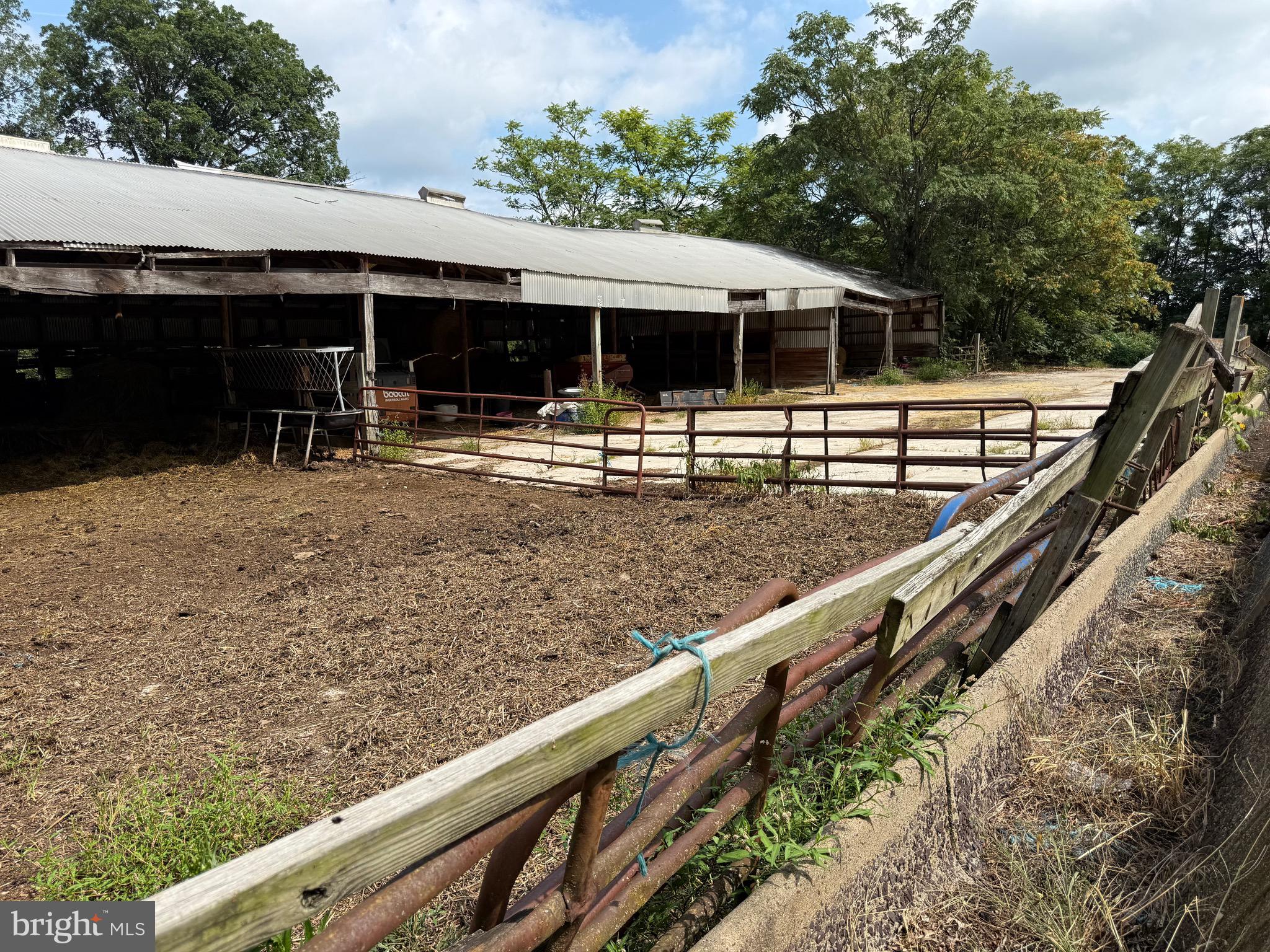 UNIONTOWN - Farm