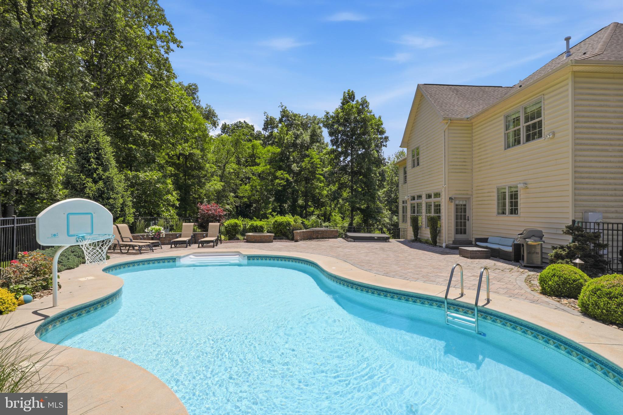 FOX HILL ESTATES - Residential