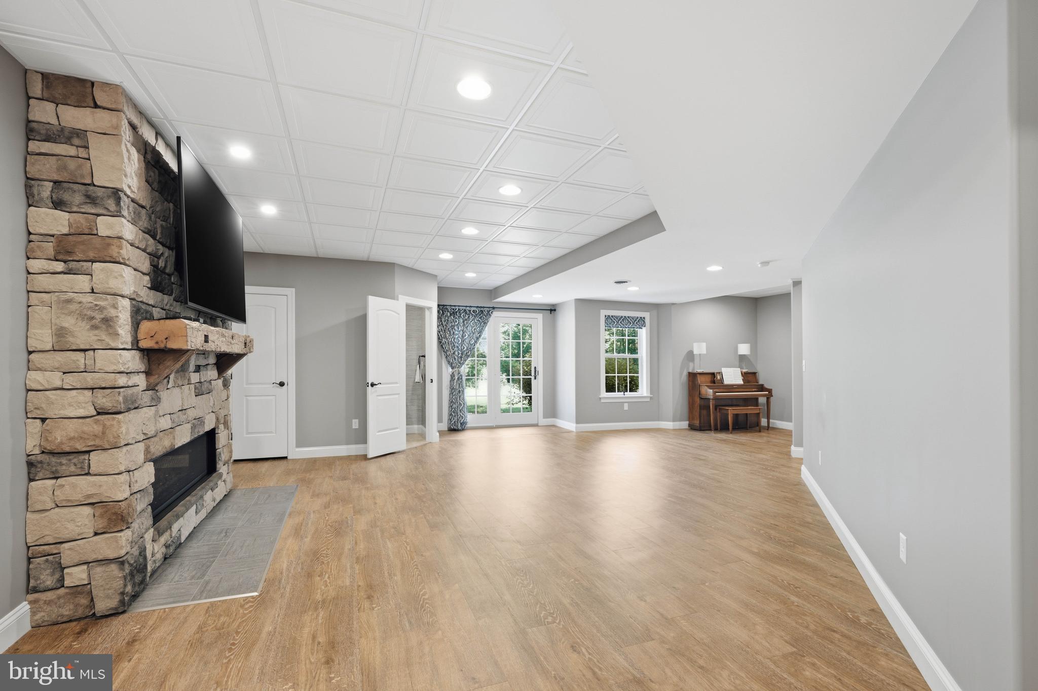 FOX HILL ESTATES - Residential