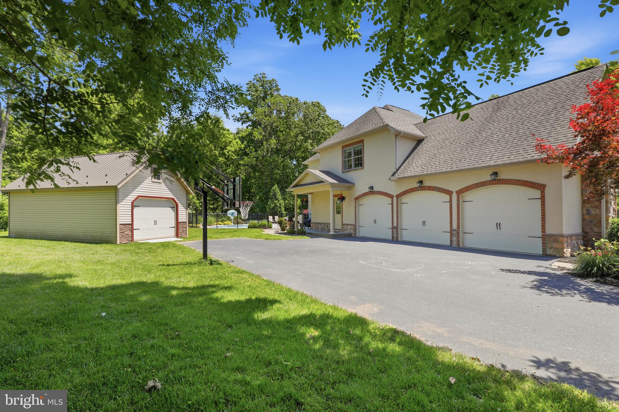 FOX HILL ESTATES - Residential
