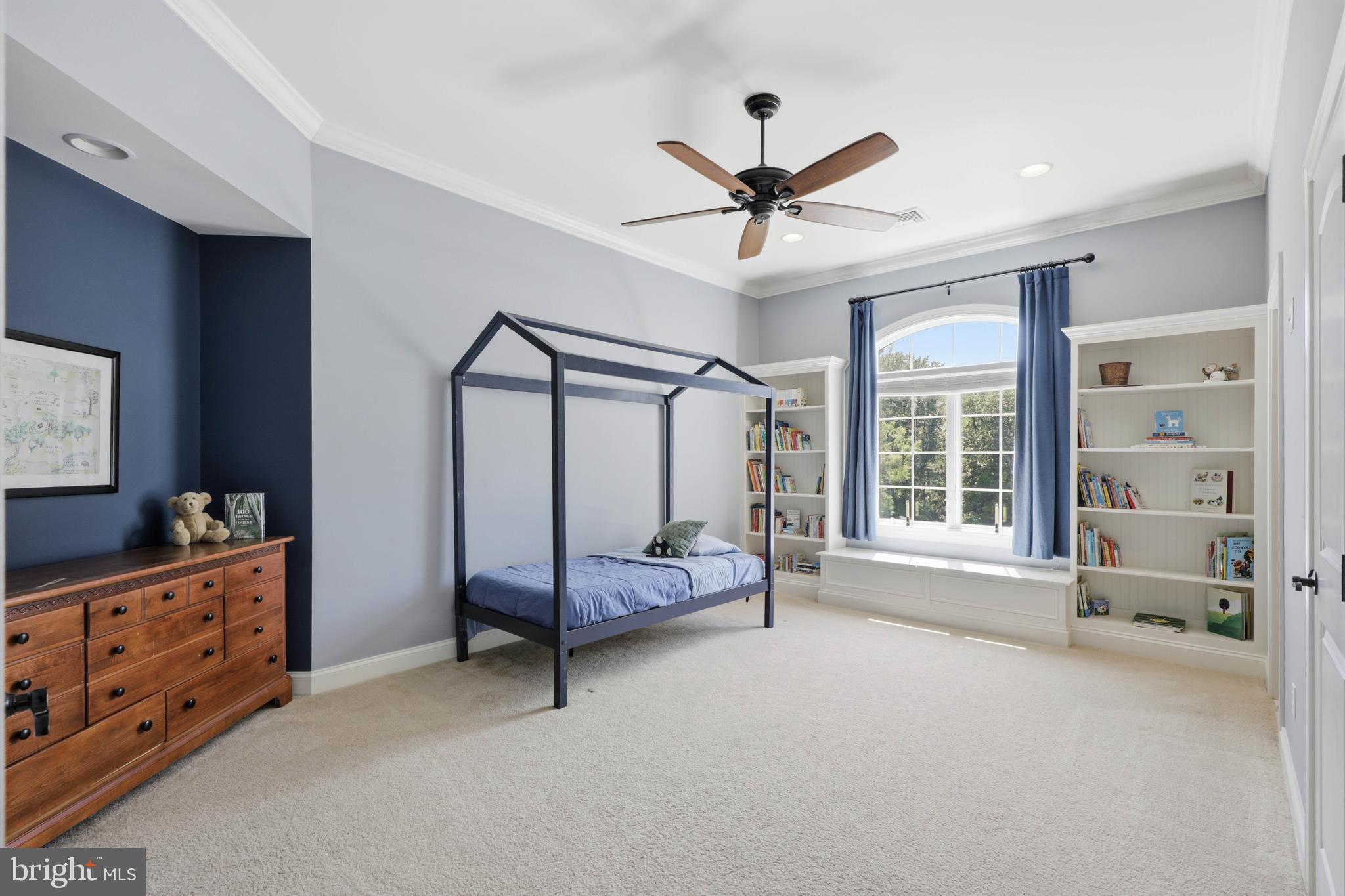 FOX HILL ESTATES - Residential