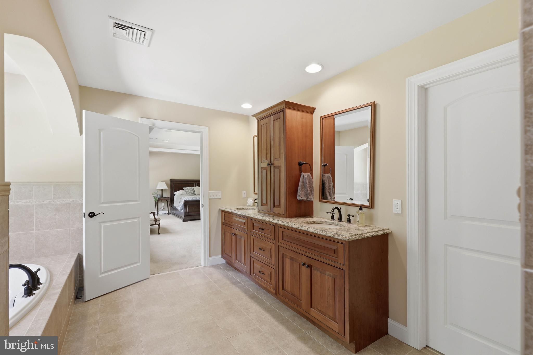 FOX HILL ESTATES - Residential