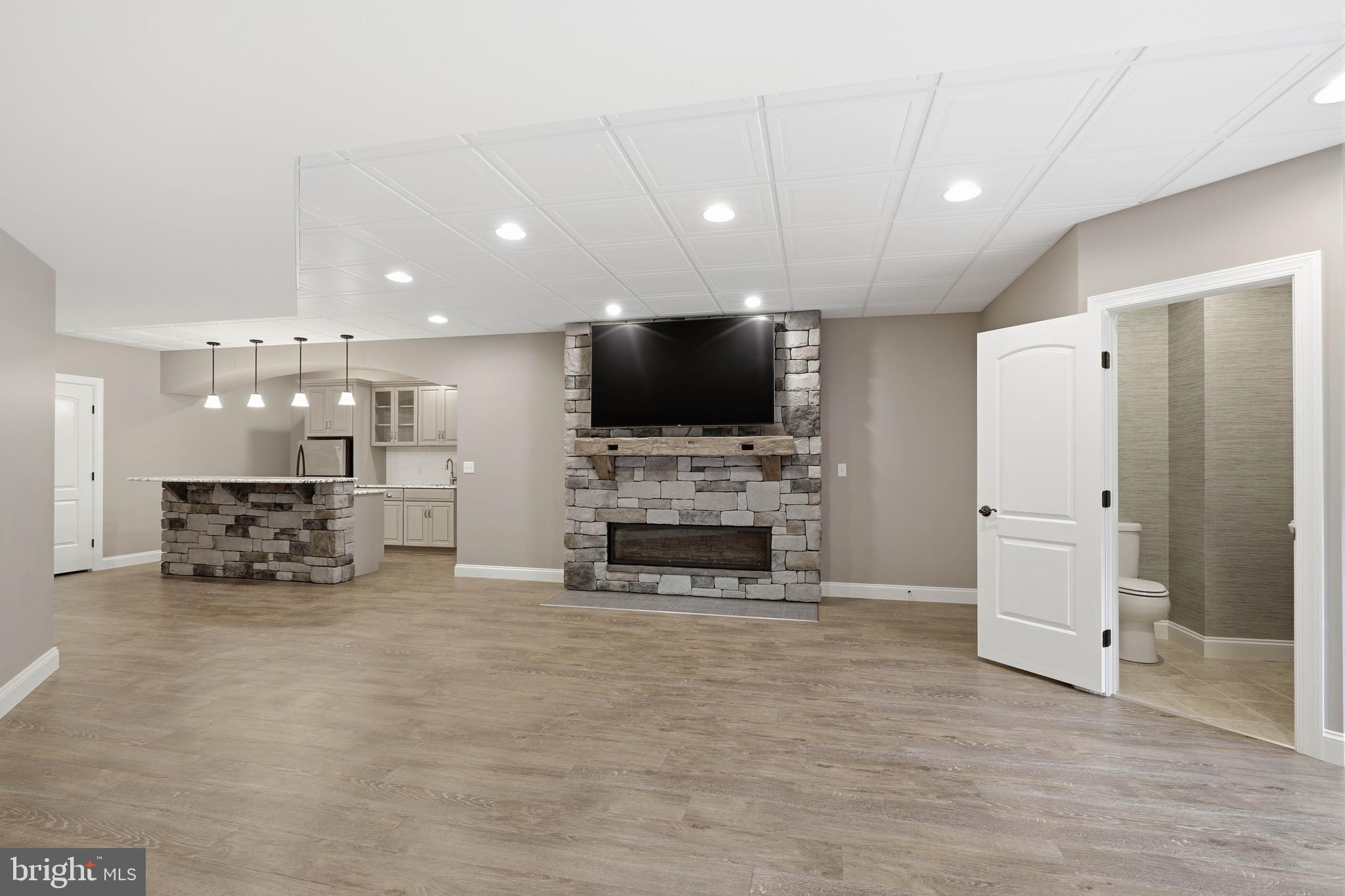 FOX HILL ESTATES - Residential