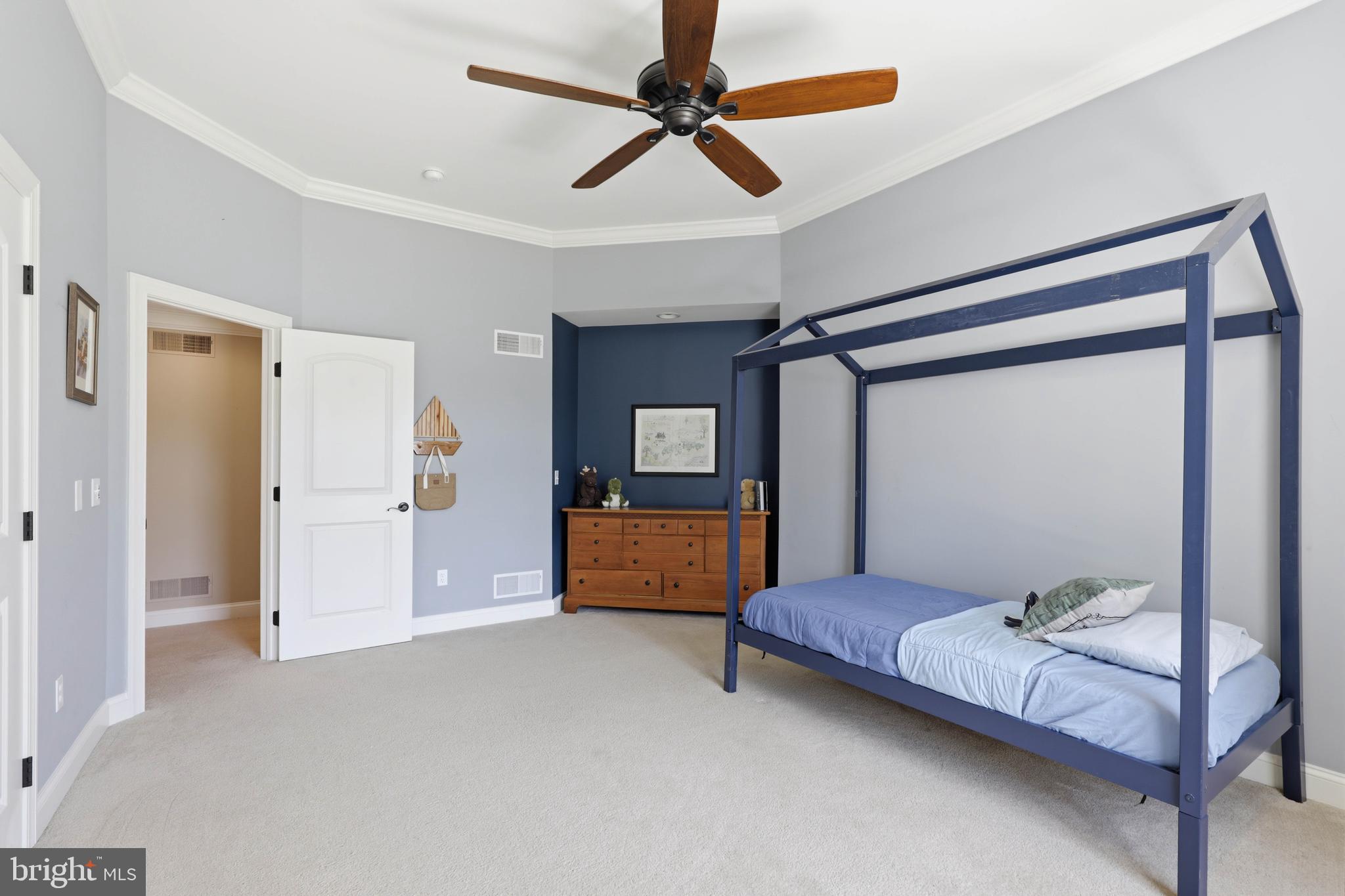 FOX HILL ESTATES - Residential