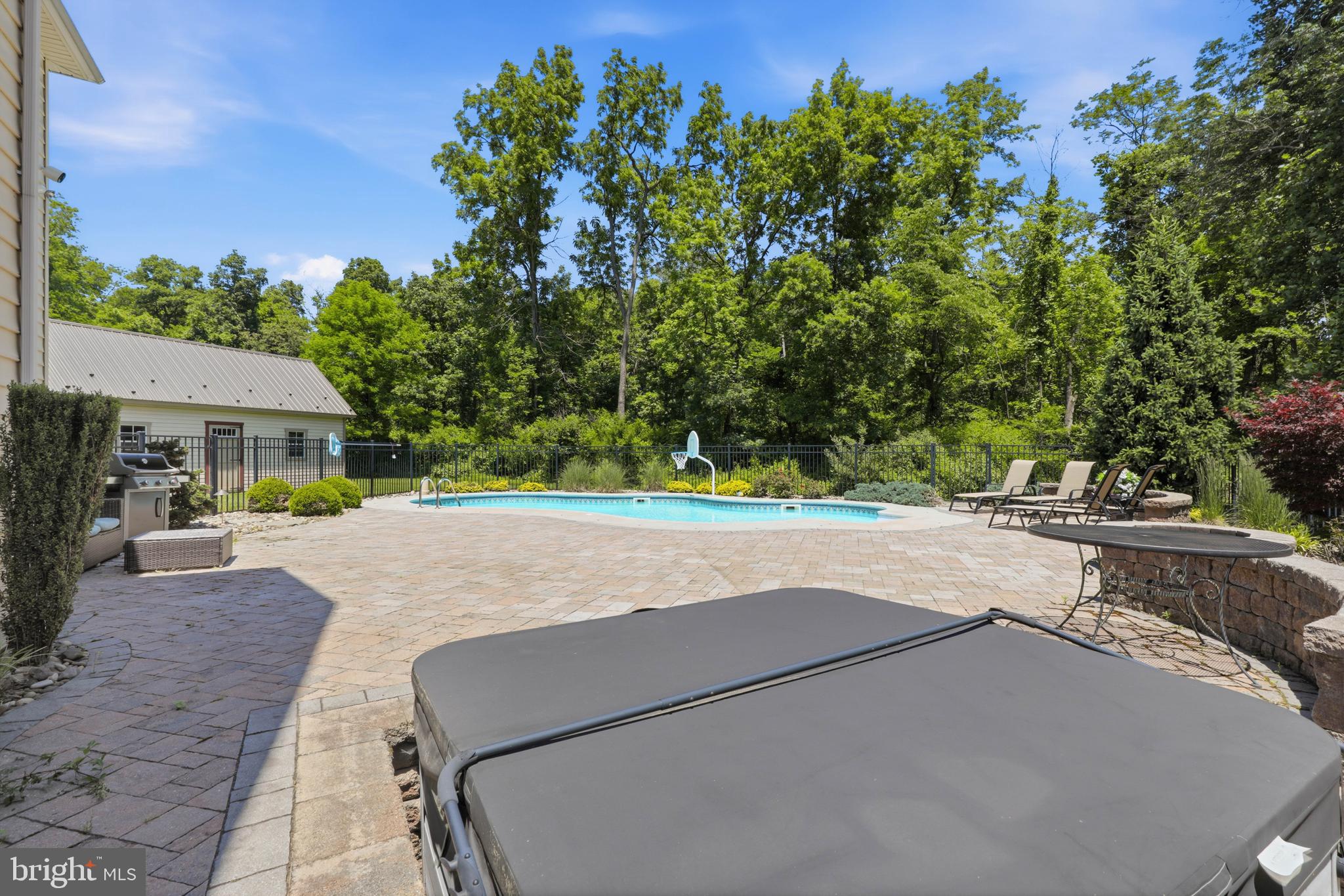 FOX HILL ESTATES - Residential