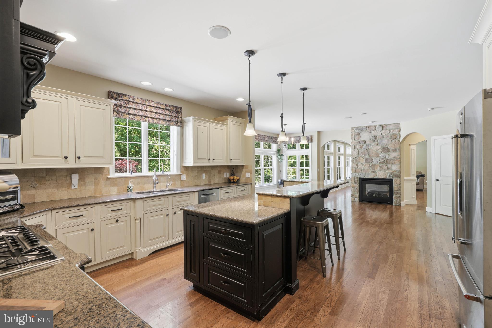 FOX HILL ESTATES - Residential