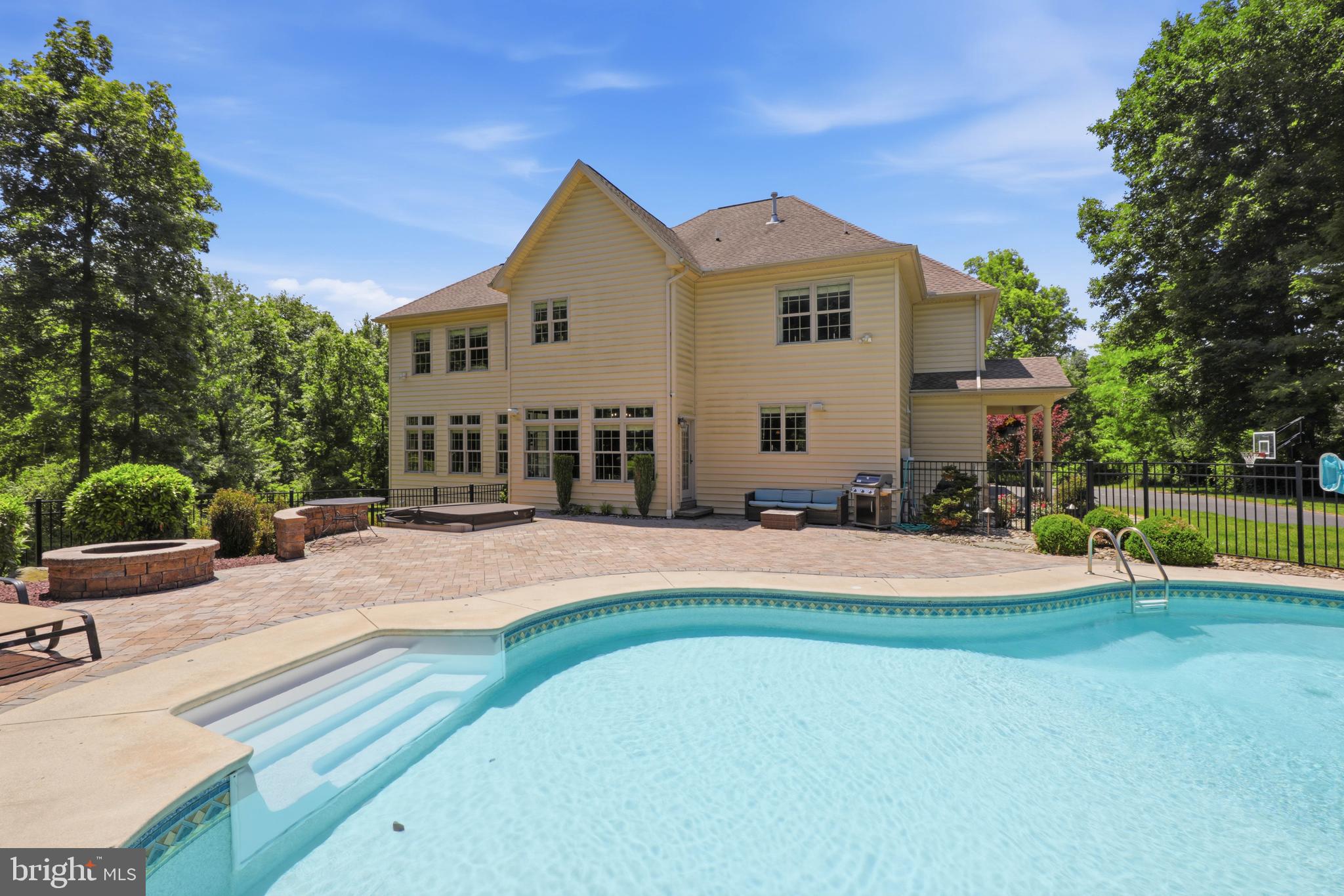 FOX HILL ESTATES - Residential