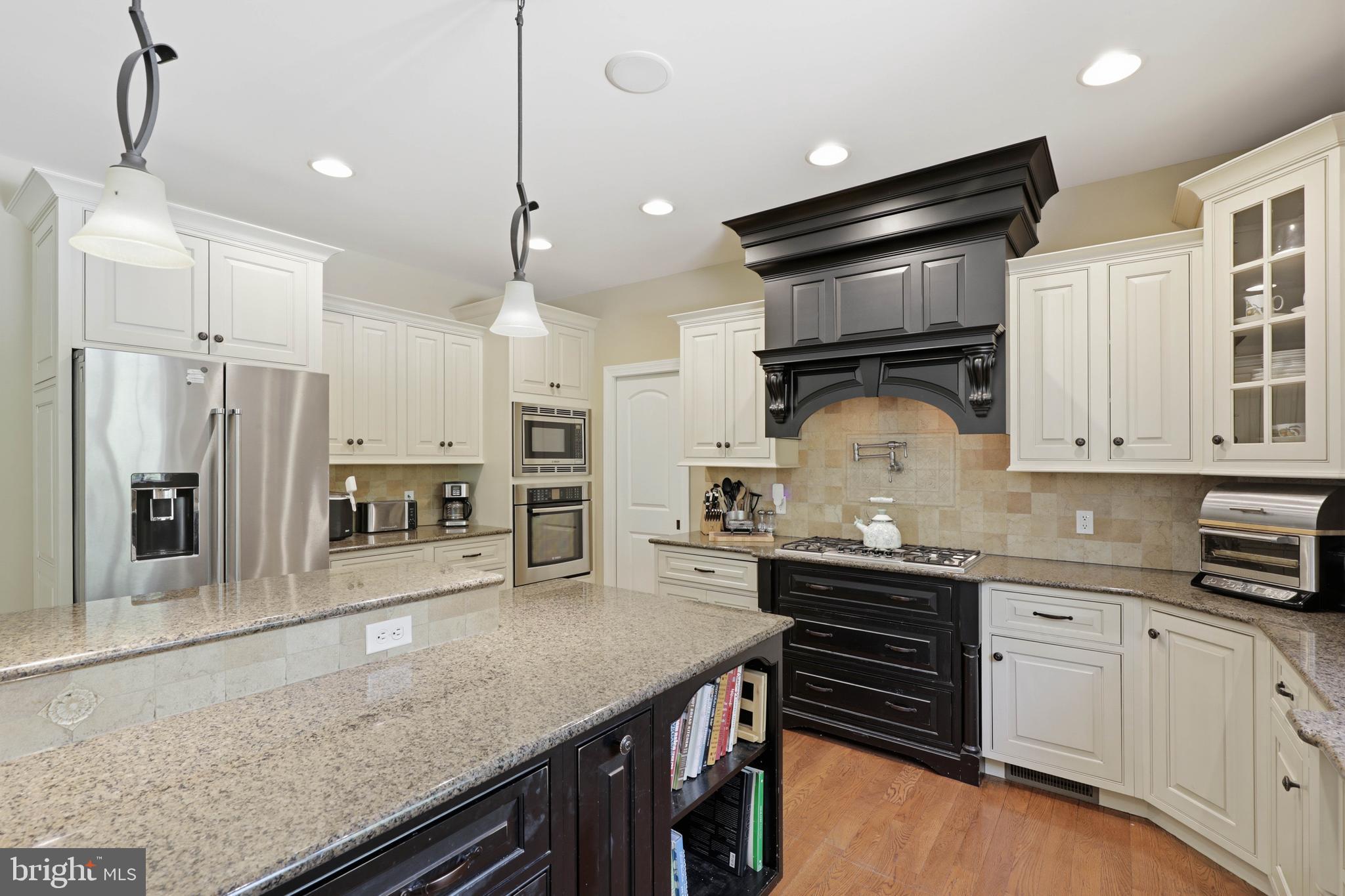 FOX HILL ESTATES - Residential