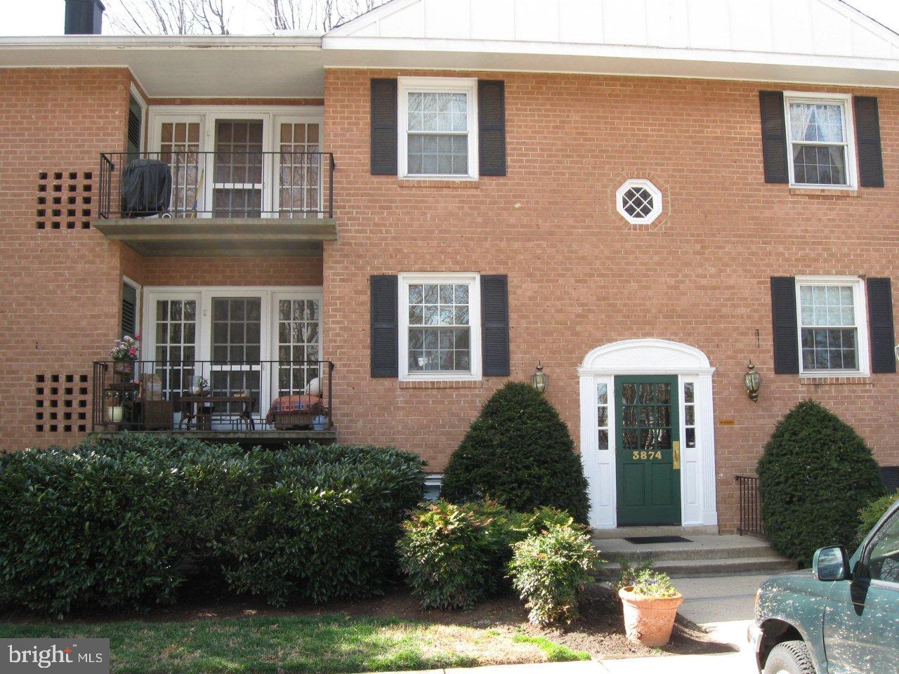 LYNDHURST CONDOS - Residential