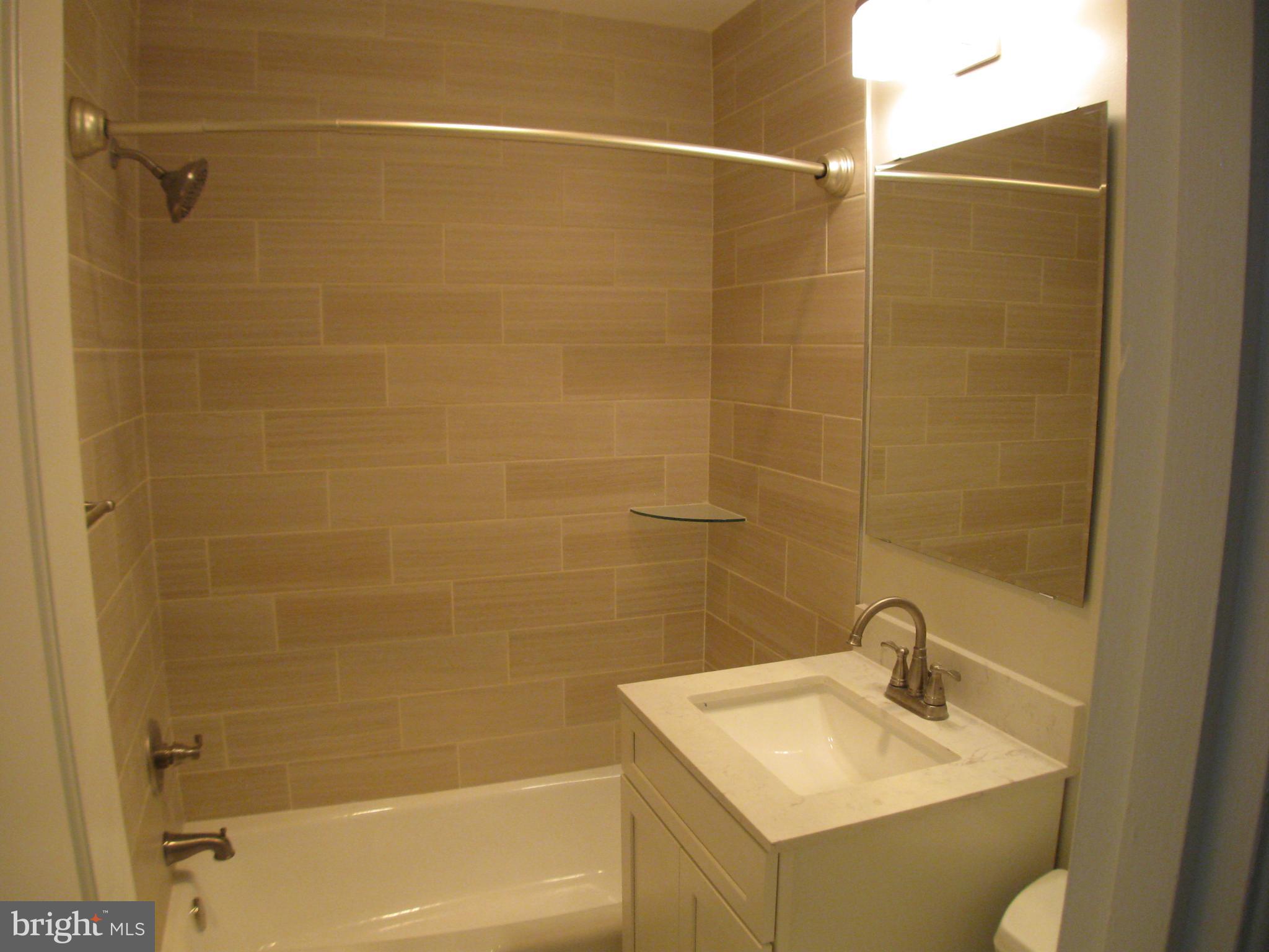 LYNDHURST CONDOS - Residential