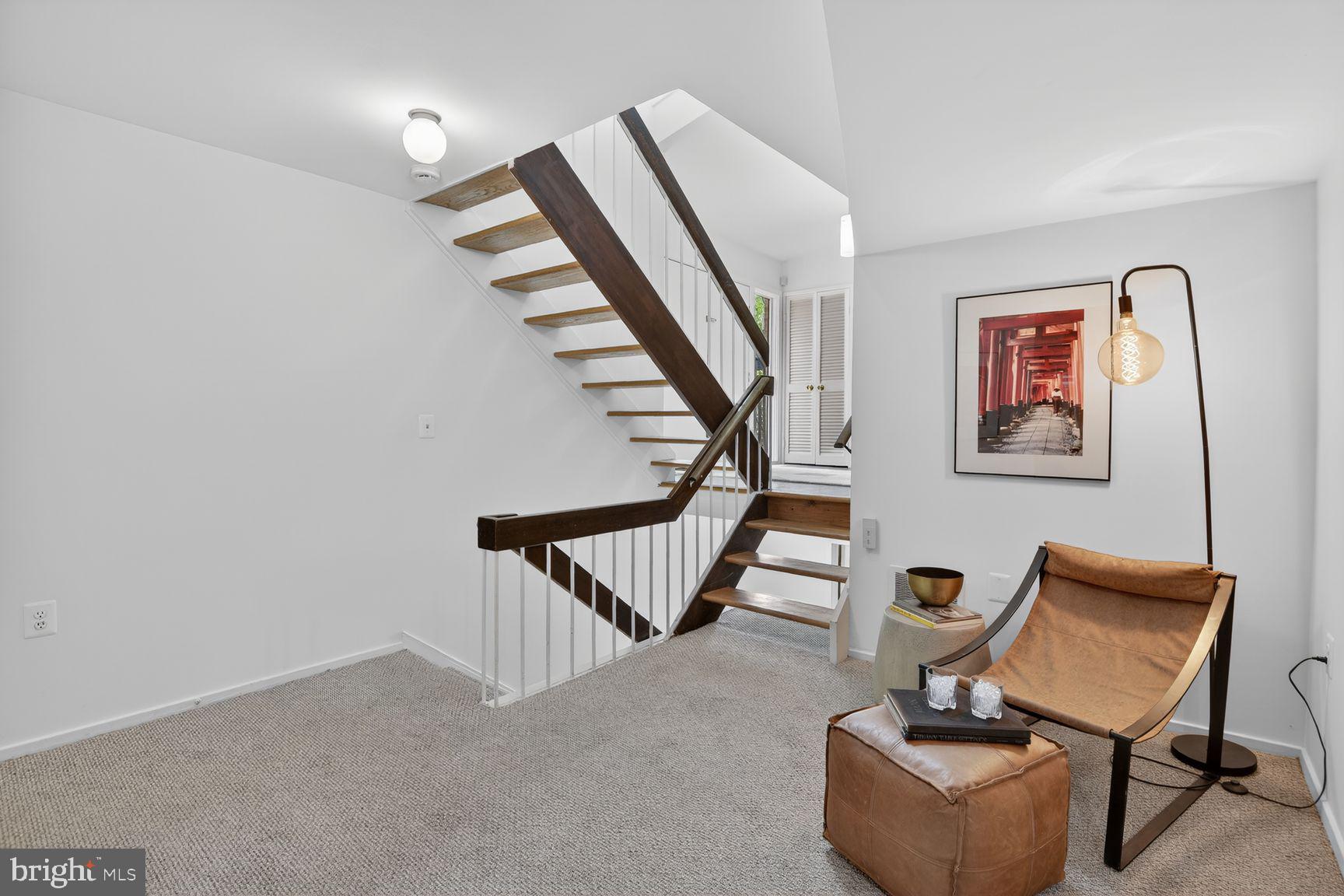 CARDEROCK SPRINGS - Residential