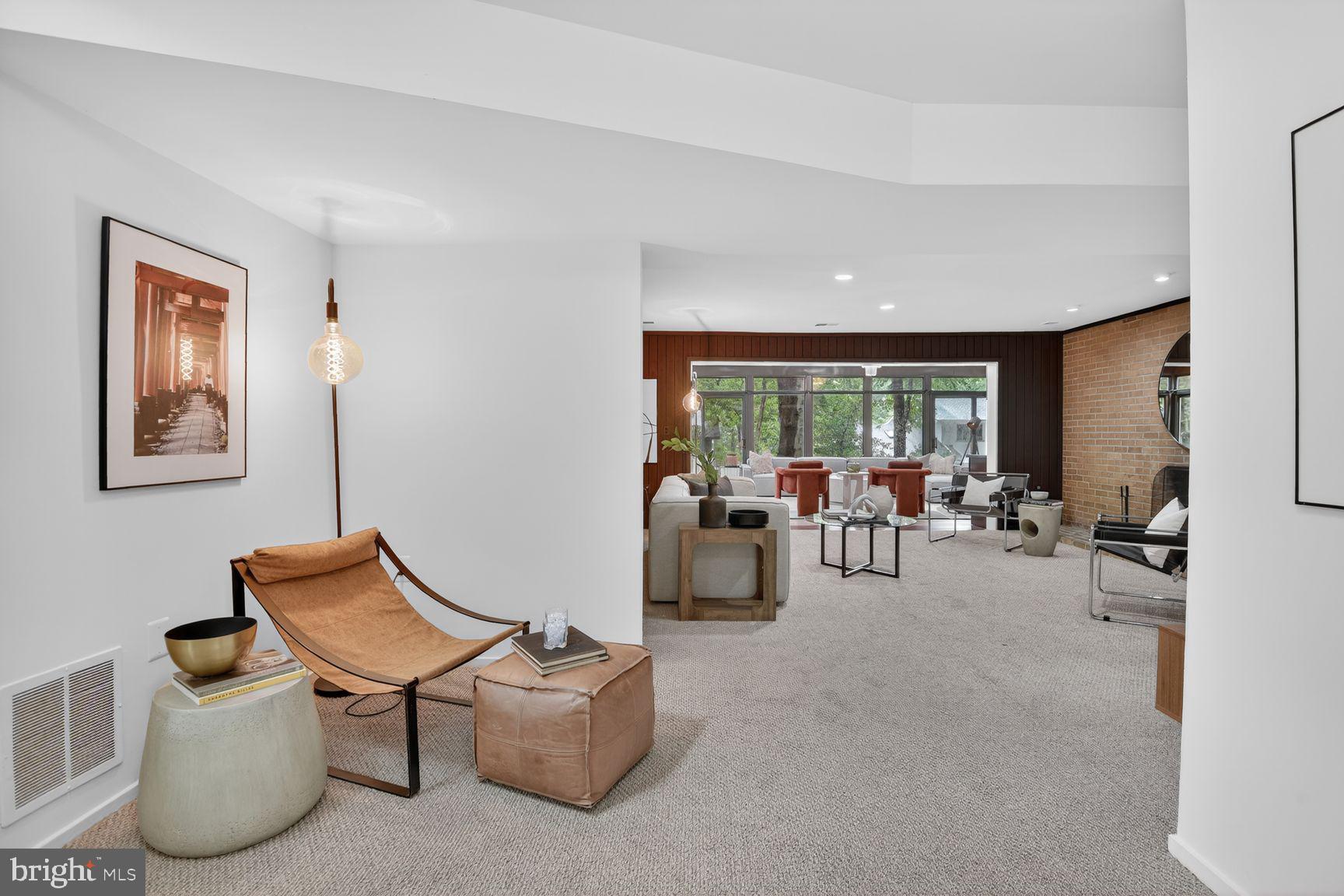 CARDEROCK SPRINGS - Residential
