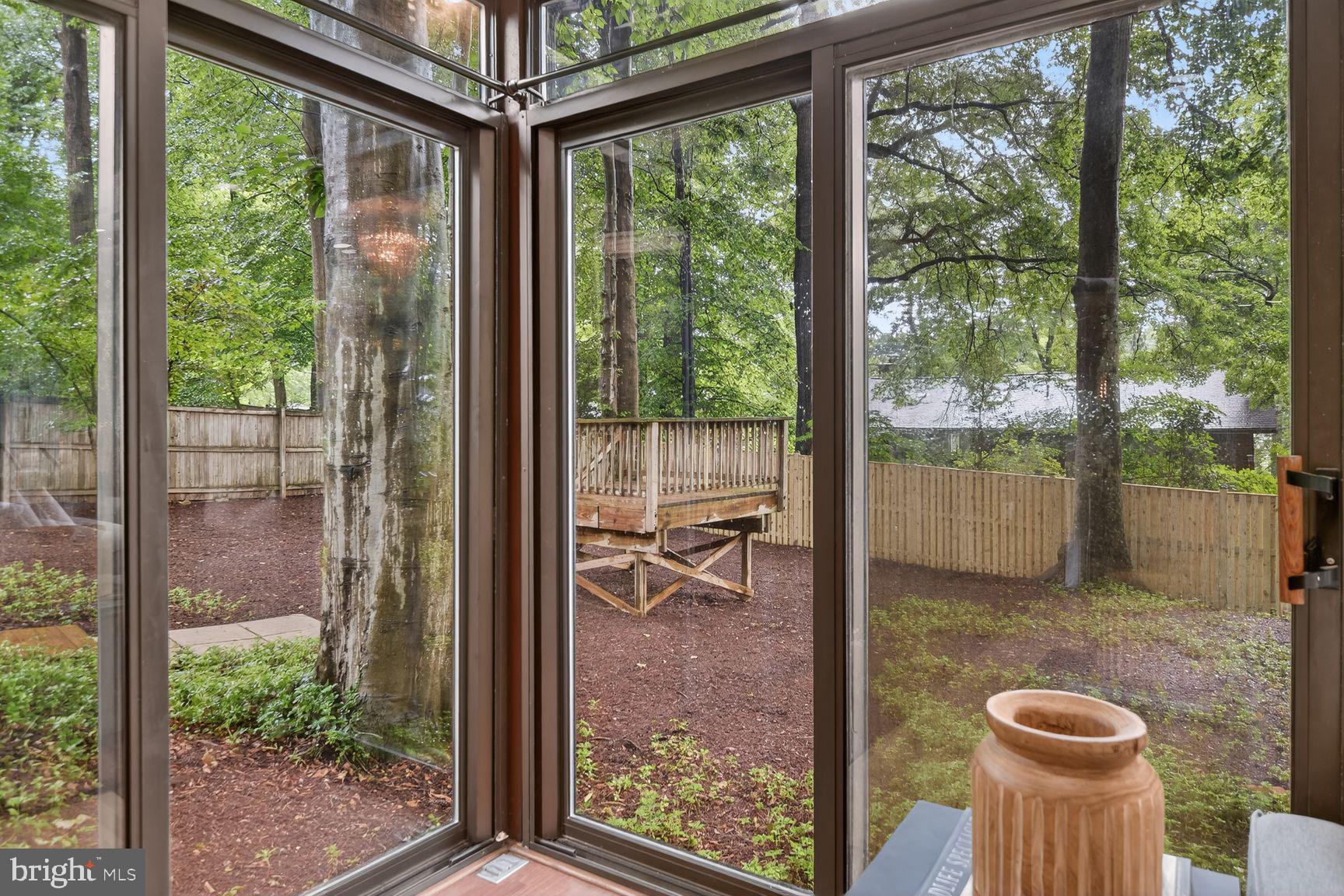 CARDEROCK SPRINGS - Residential