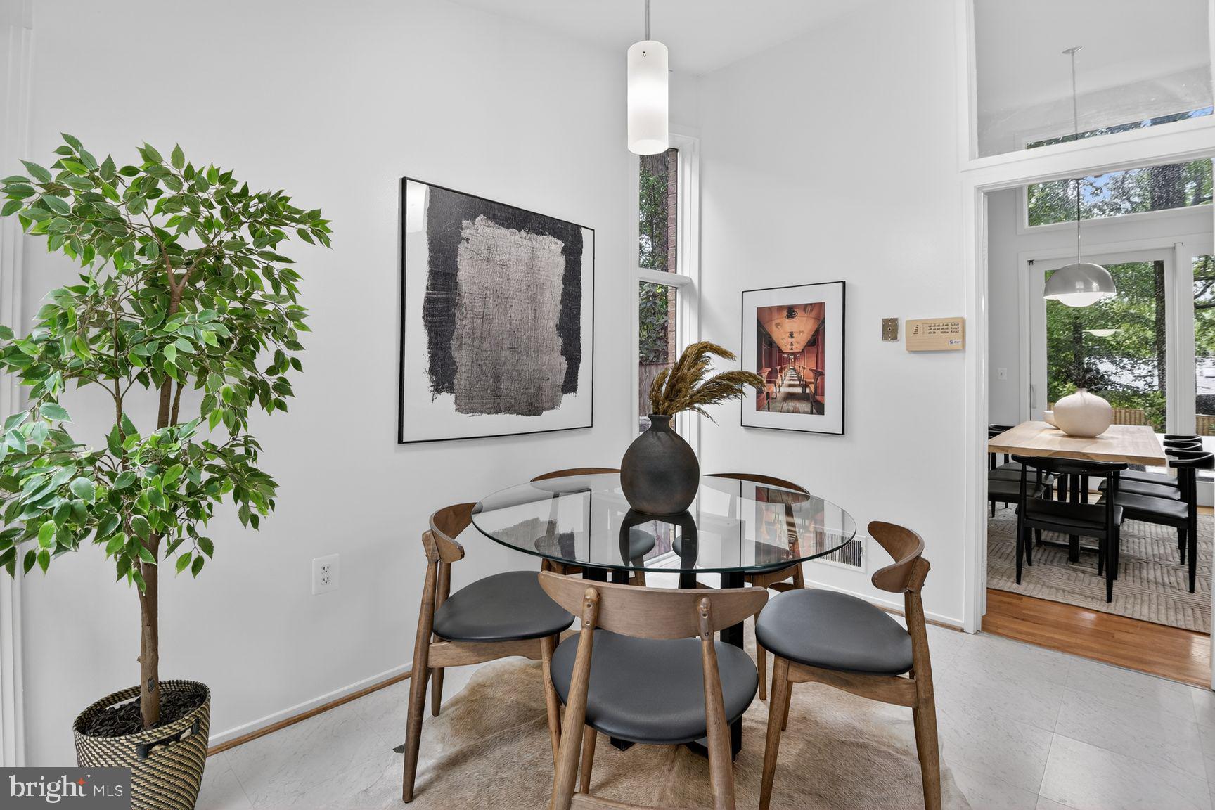 CARDEROCK SPRINGS - Residential