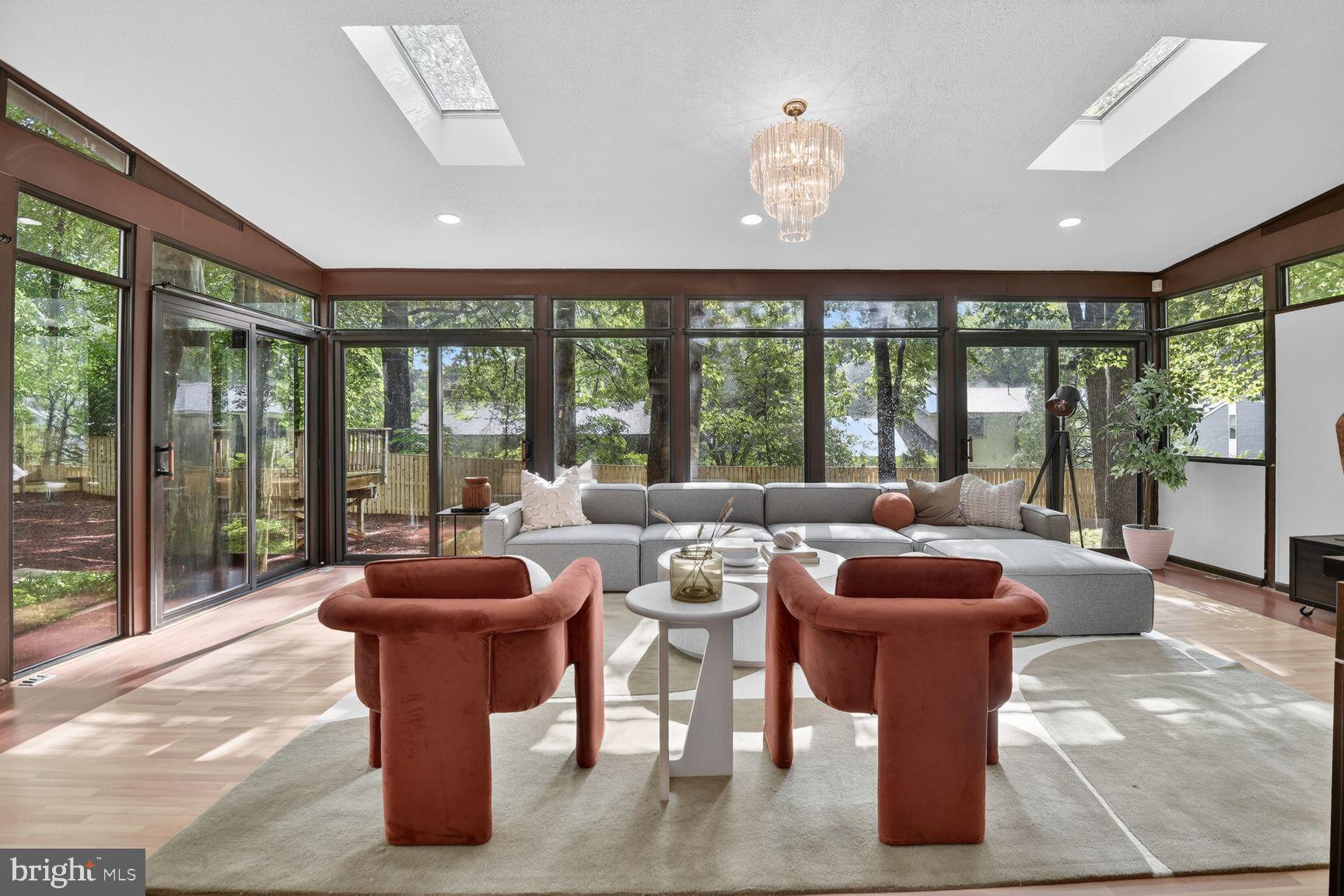 CARDEROCK SPRINGS - Residential