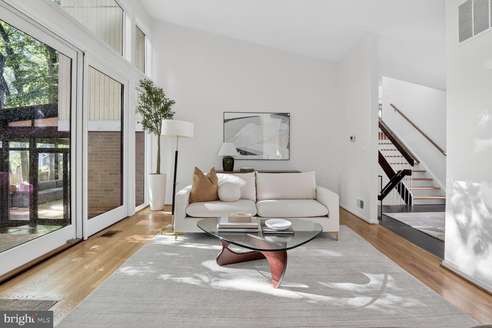 CARDEROCK SPRINGS - Residential