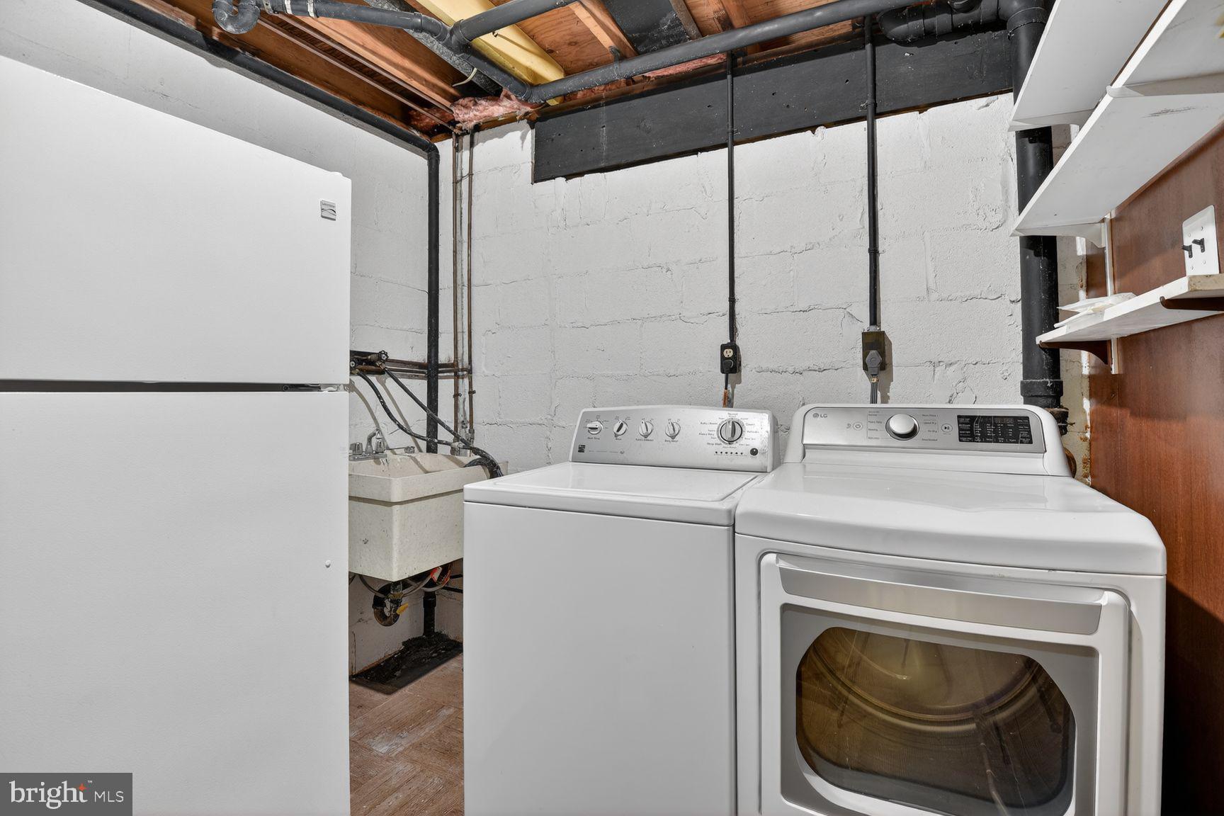 CARDEROCK SPRINGS - Residential