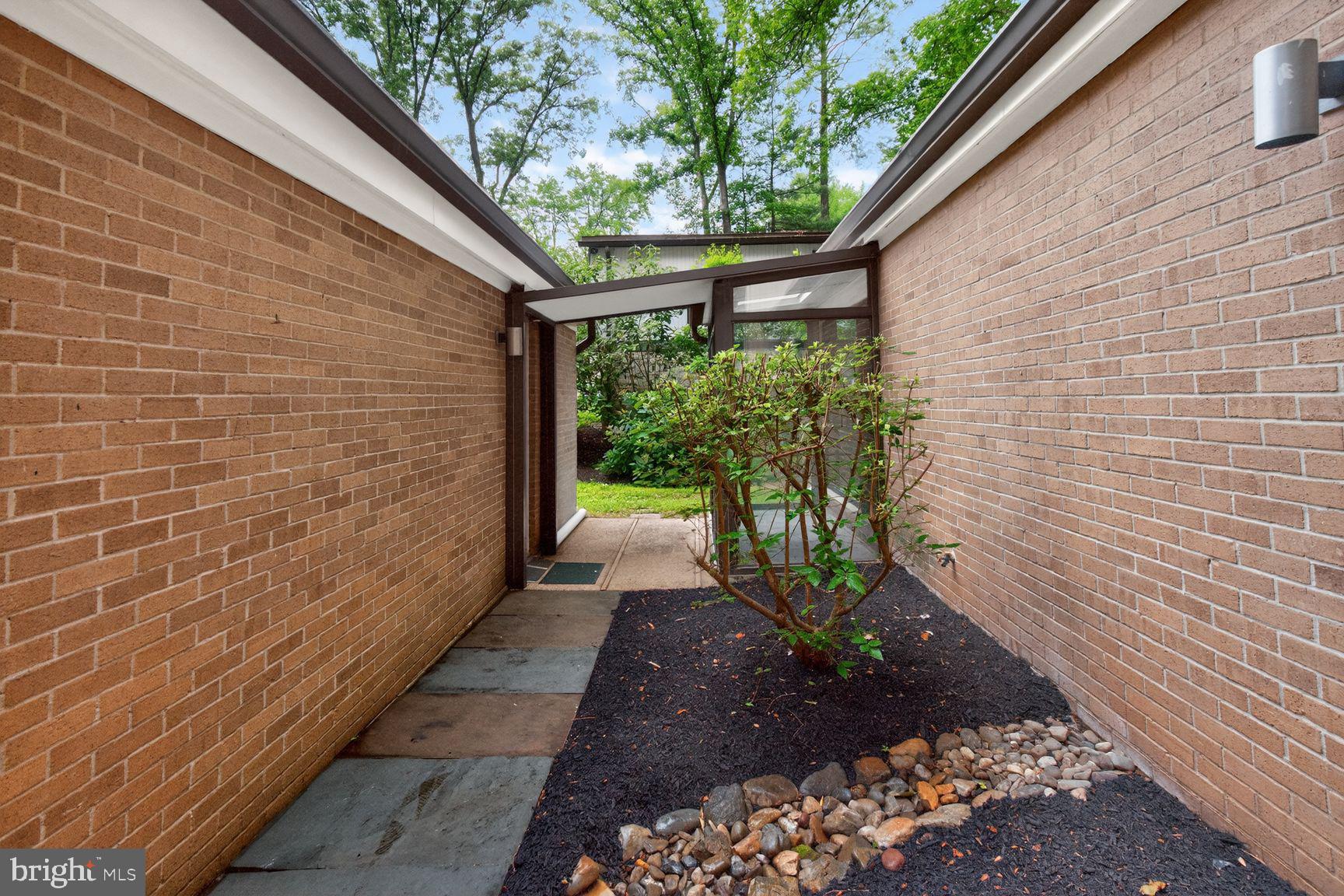 CARDEROCK SPRINGS - Residential